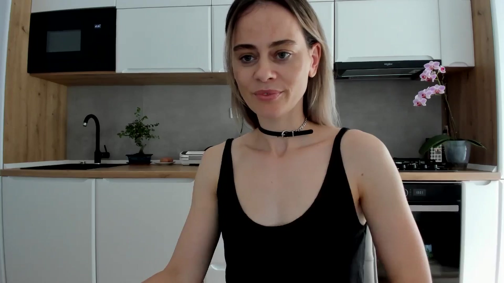 Gallery image thumbnail from DebbyPaige's myfreecams stream on, 05/19/2025, 10:53 image 19 of 20