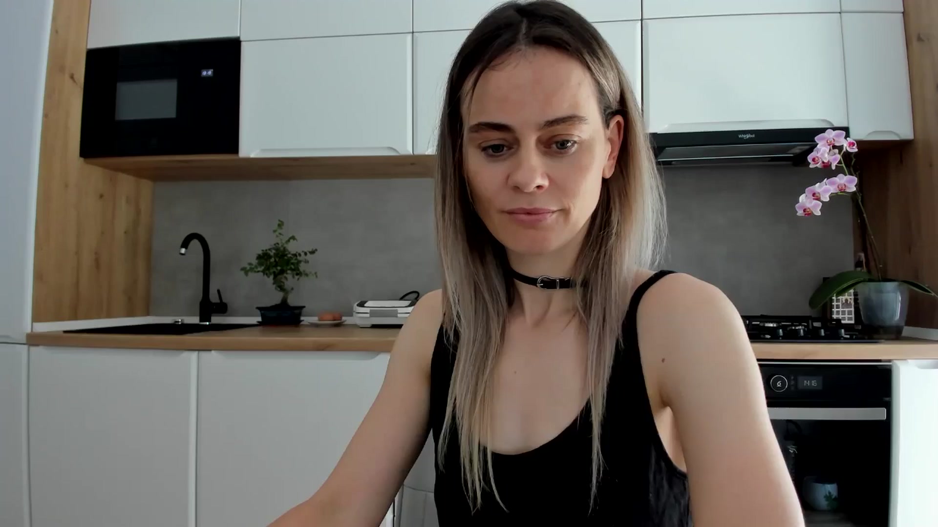 Gallery image thumbnail from DebbyPaige's myfreecams stream on, 05/19/2025, 11:22 image 16 of 20