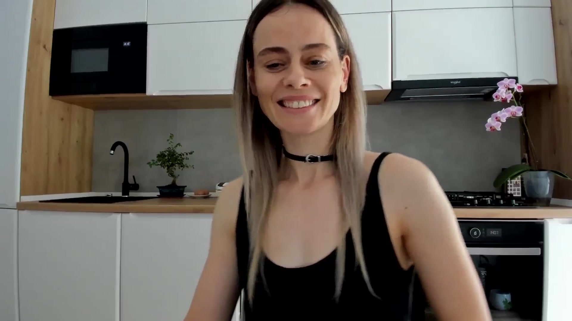 Gallery image thumbnail from DebbyPaige's myfreecams stream on, 05/19/2025, 11:22 image 7 of 20