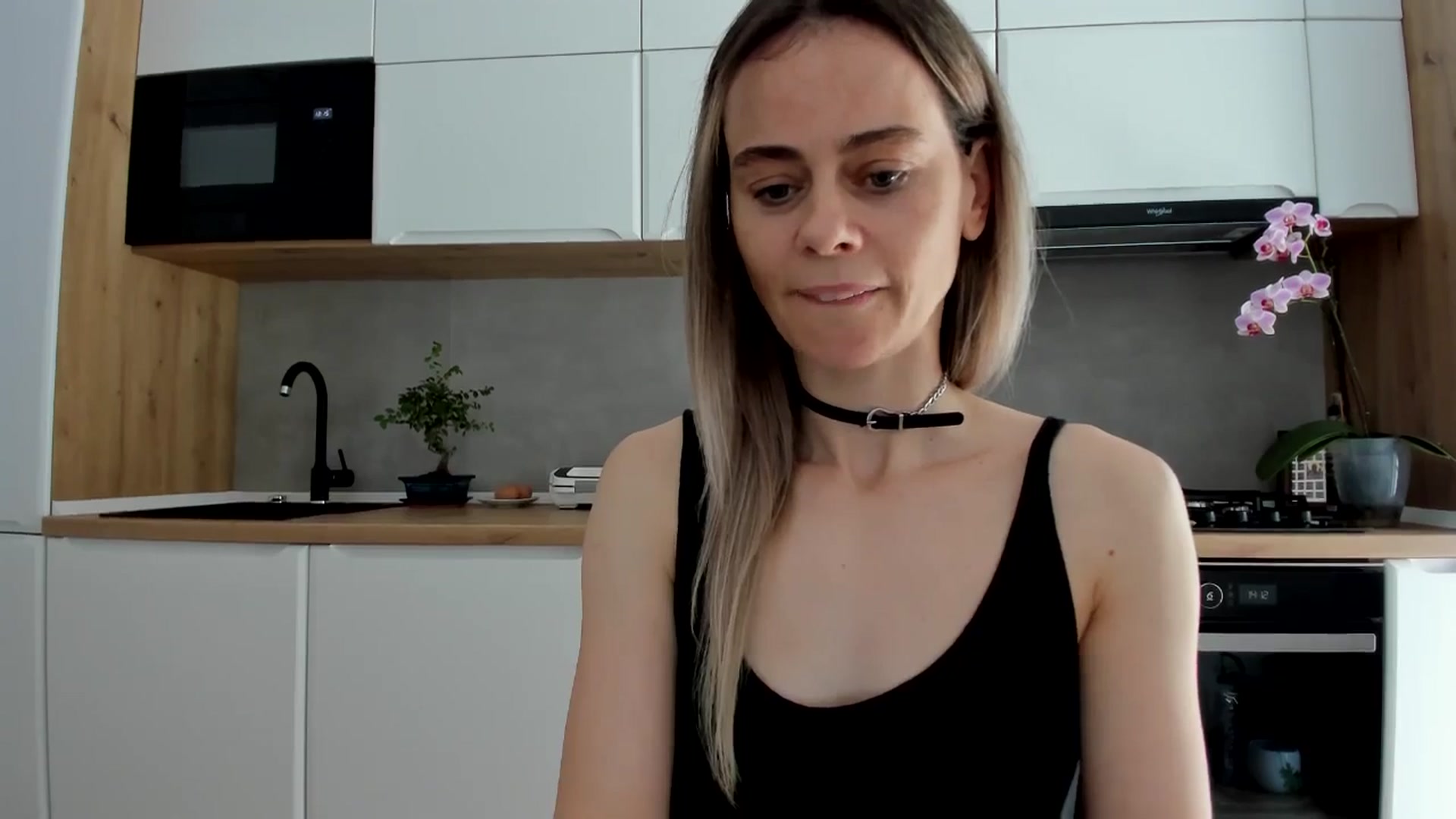 Gallery image thumbnail from DebbyPaige's myfreecams stream on, 05/19/2025, 11:22 image 12 of 20