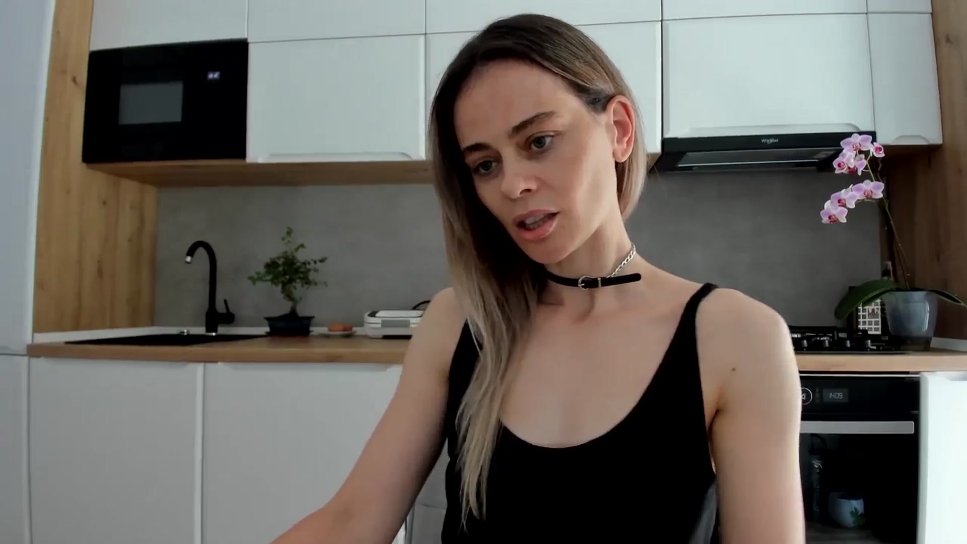 Gallery image thumbnail from DebbyPaige's myfreecams stream on, 05/19/2025, 11:22 image 9 of 20