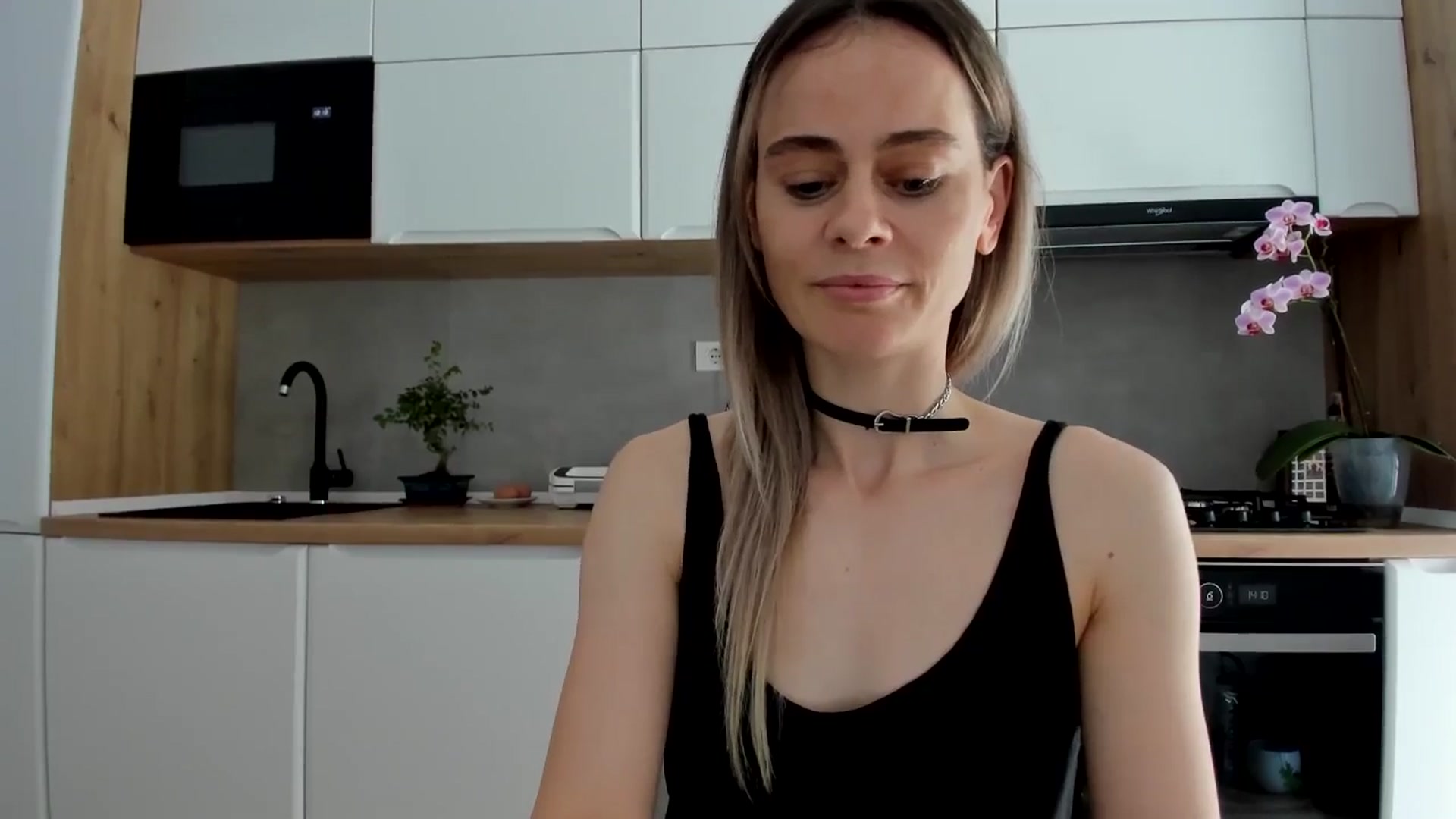 Gallery image thumbnail from DebbyPaige's myfreecams stream on, 05/19/2025, 11:22 image 10 of 20