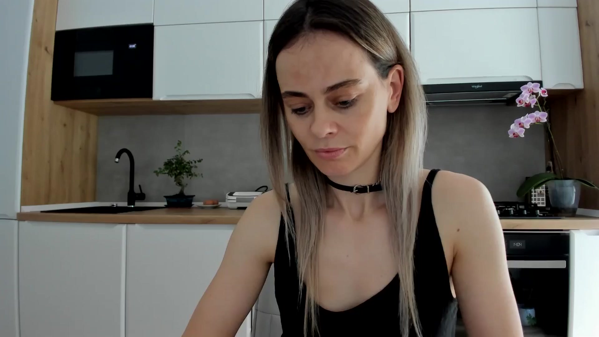 Gallery image thumbnail from DebbyPaige's myfreecams stream on, 05/19/2025, 11:22 image 5 of 20
