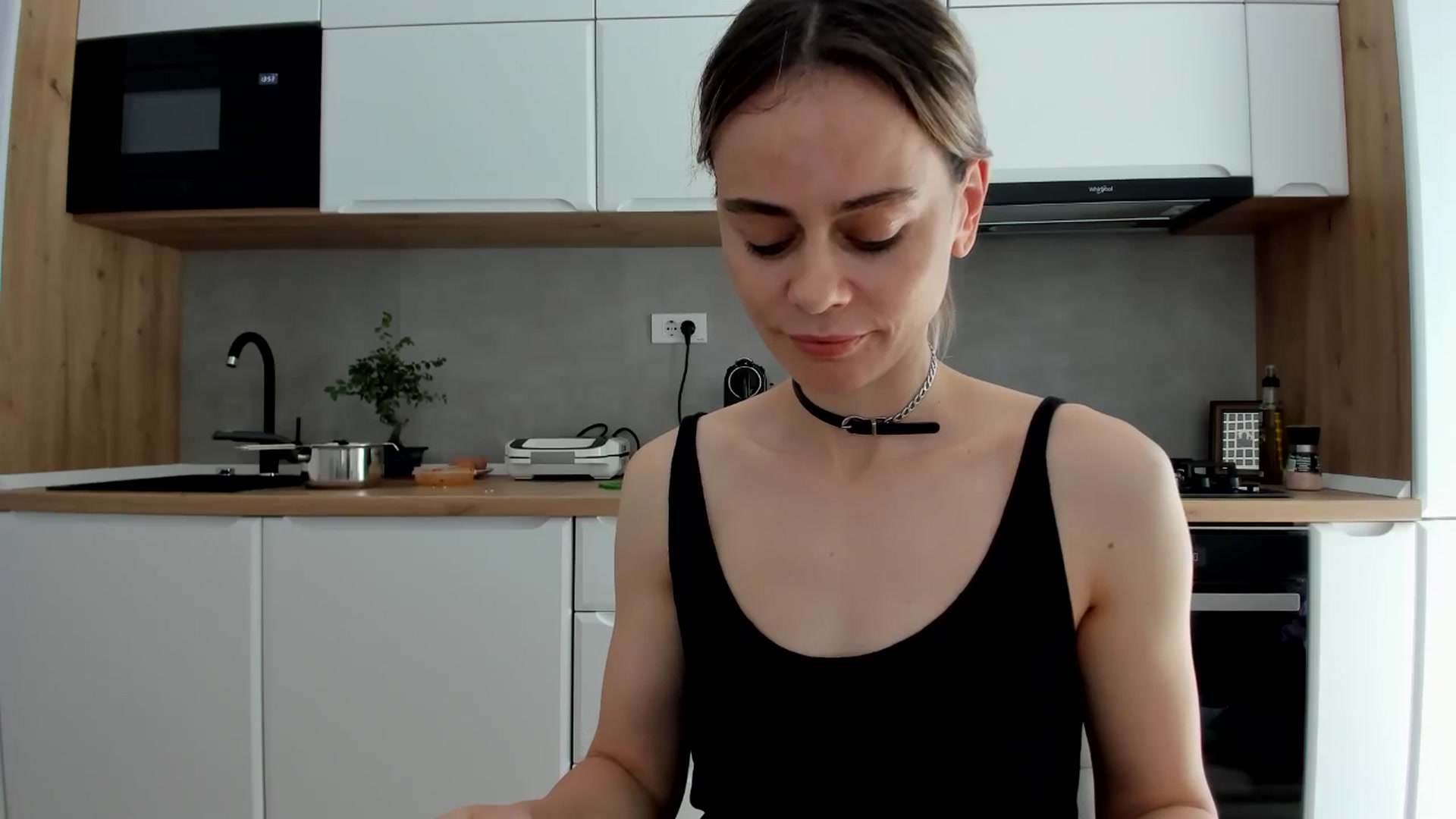 Gallery image thumbnail from DebbyPaige's myfreecams stream on, 05/19/2025, 12:20 image 8 of 20