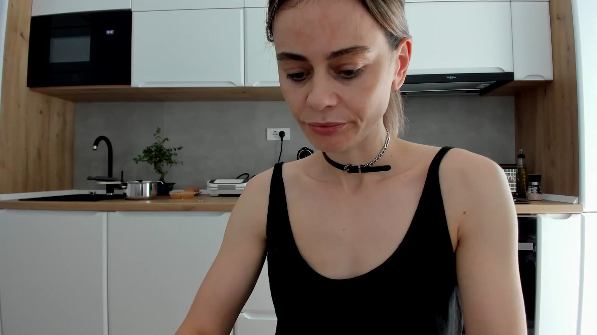 Gallery image thumbnail from DebbyPaige's myfreecams stream on, 05/19/2025, 12:20 image 6 of 20
