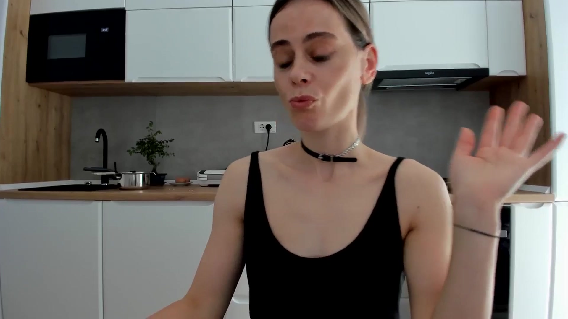 Gallery image thumbnail from DebbyPaige's myfreecams stream on, 05/19/2025, 12:20 image 10 of 20