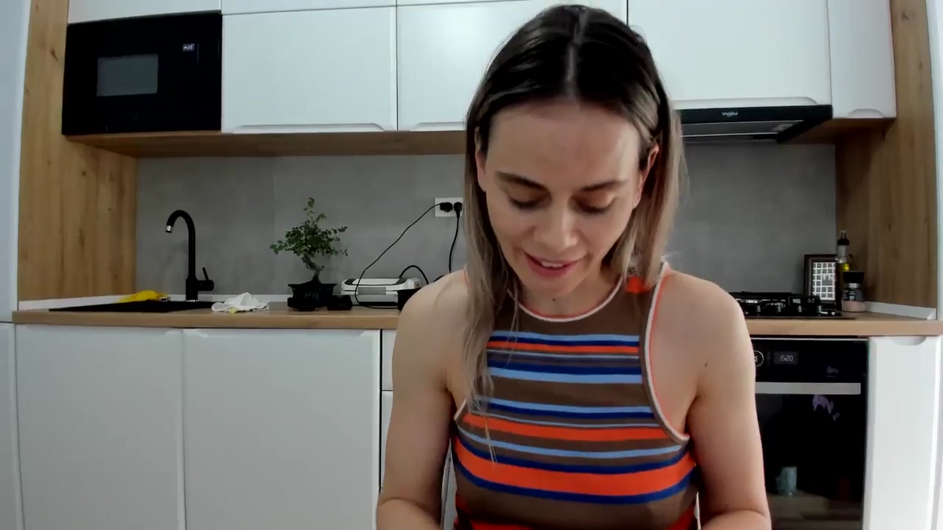 Gallery image thumbnail from DebbyPaige's myfreecams stream on, 05/21/2025, 12:38 image 6 of 20