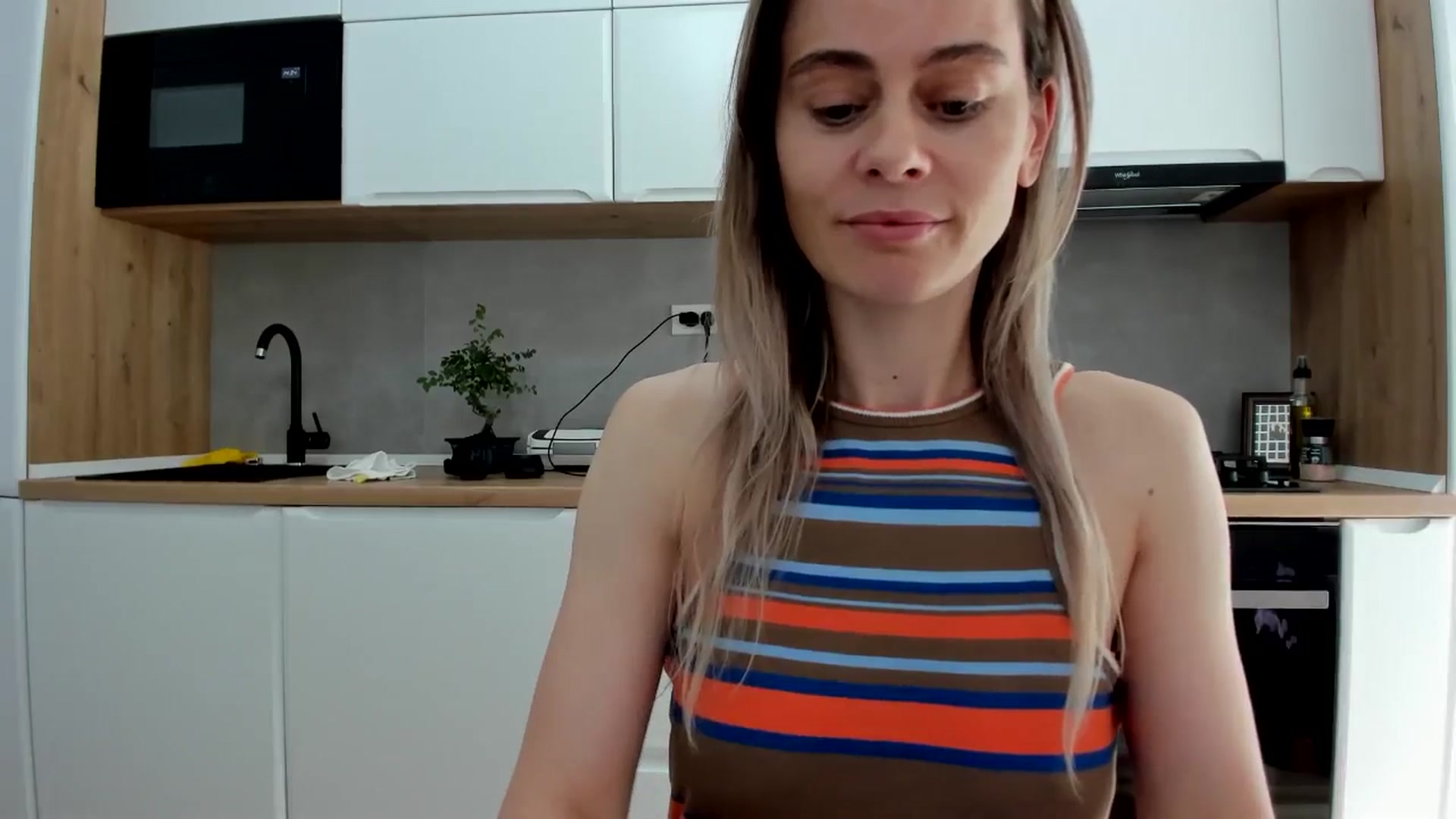 Gallery image thumbnail from DebbyPaige's myfreecams stream on, 05/21/2025, 12:38 image 16 of 20