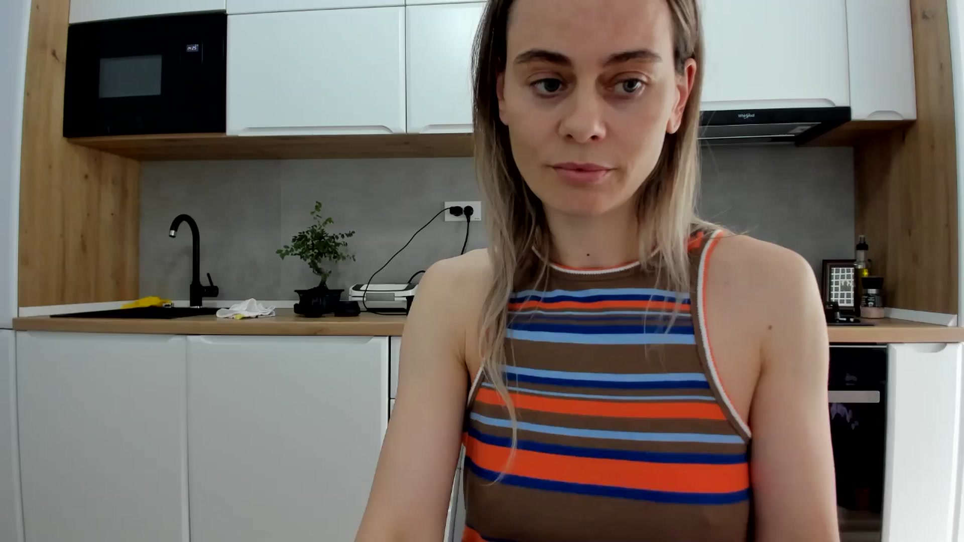 Gallery image thumbnail from DebbyPaige's myfreecams stream on, 05/21/2025, 12:38 image 8 of 20