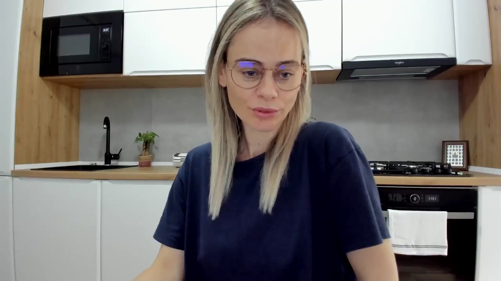 Gallery image thumbnail from DebbyPaige's myfreecams stream on, 05/26/2025, 08:42 image 16 of 20