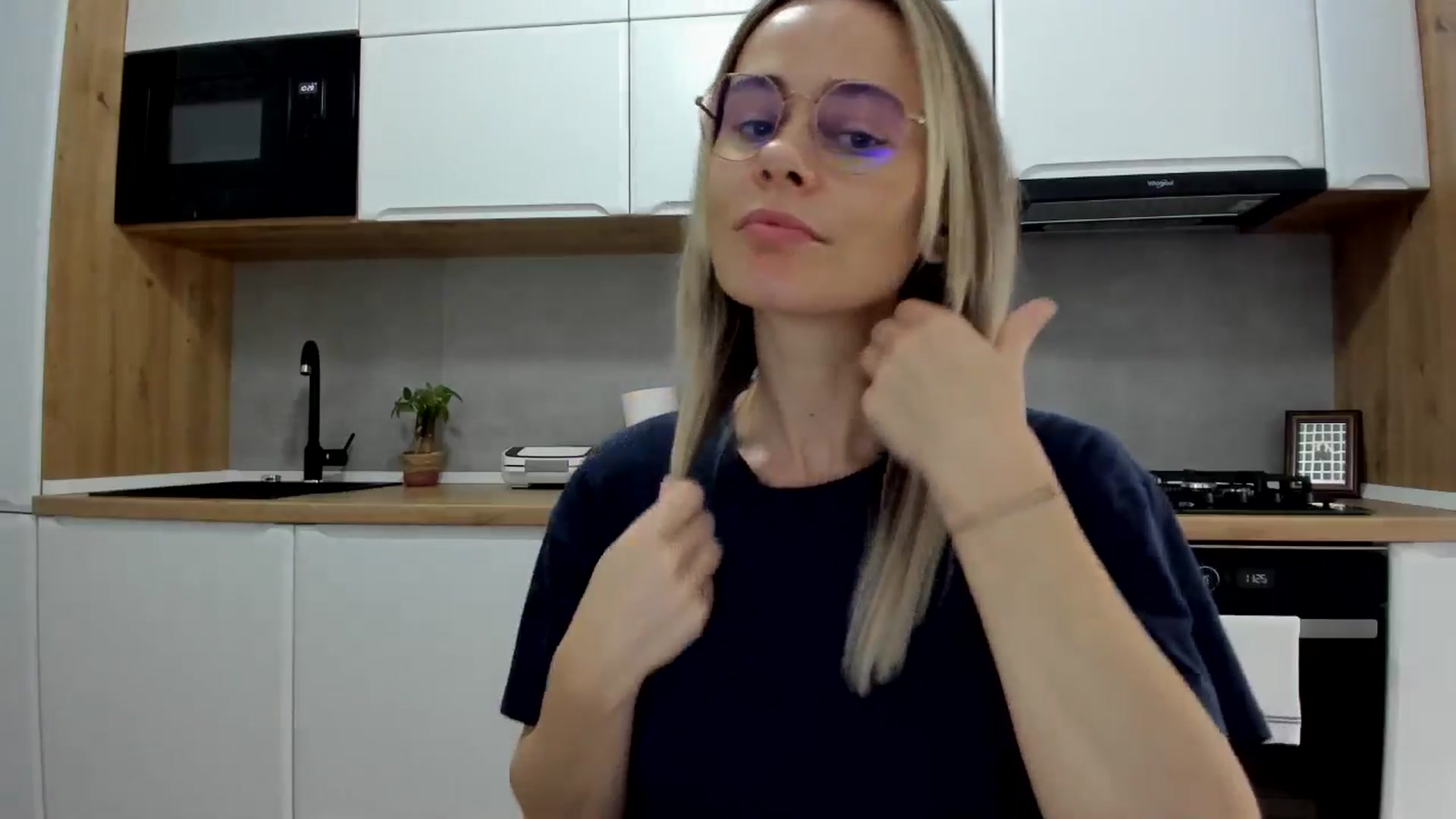 Gallery image thumbnail from DebbyPaige's myfreecams stream on, 05/26/2025, 08:42 image 13 of 20