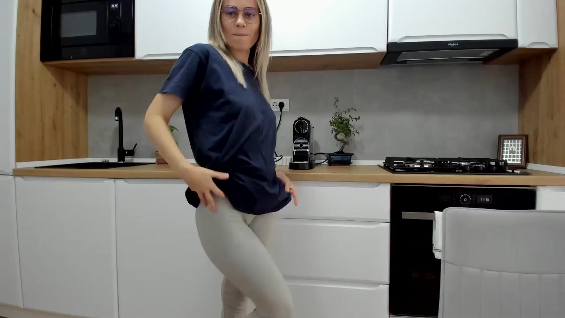 Gallery image thumbnail from DebbyPaige's myfreecams stream on, 05/26/2025, 08:42 image 8 of 20