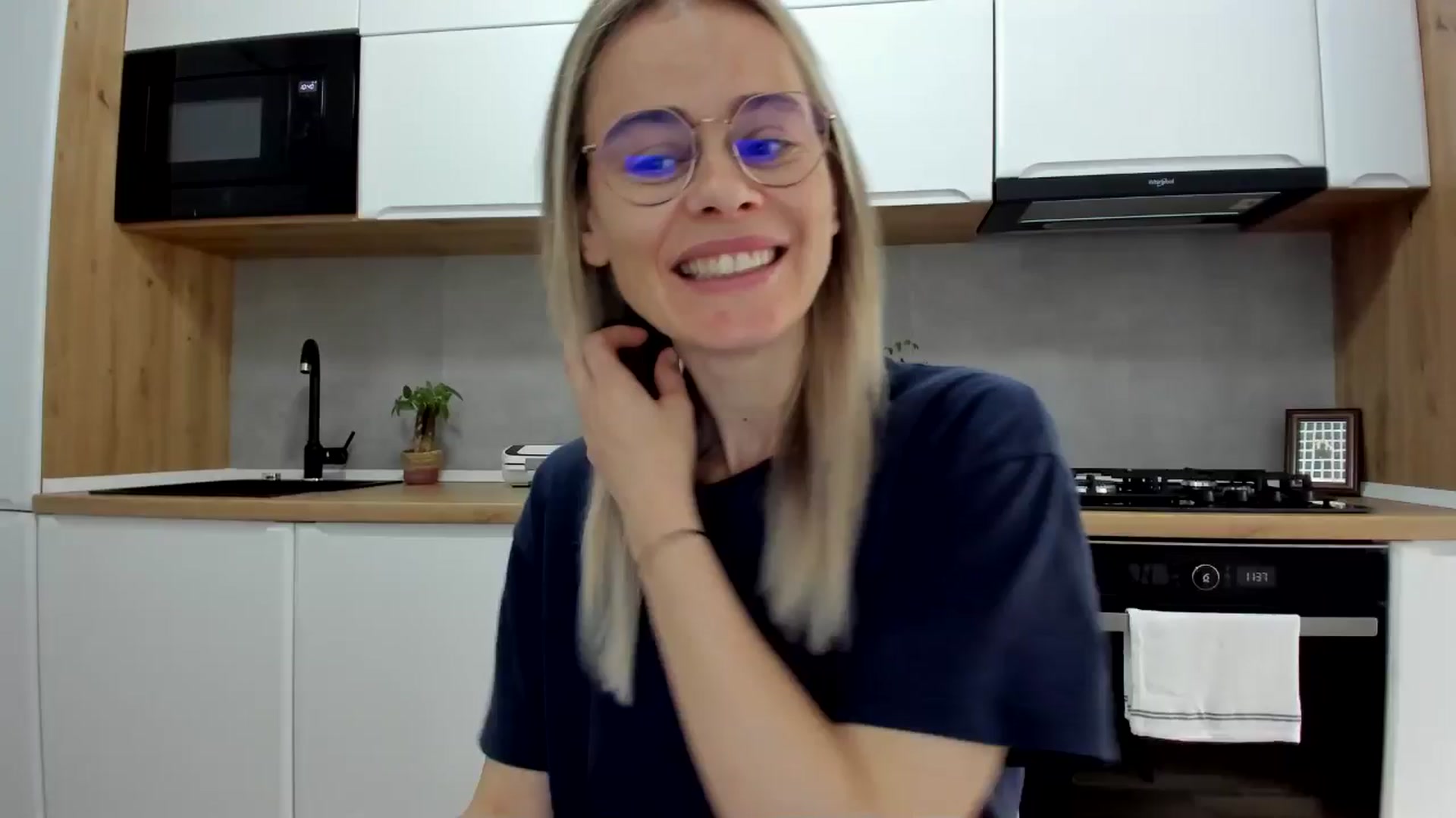 Gallery image thumbnail from DebbyPaige's myfreecams stream on, 05/26/2025, 08:42 image 19 of 20