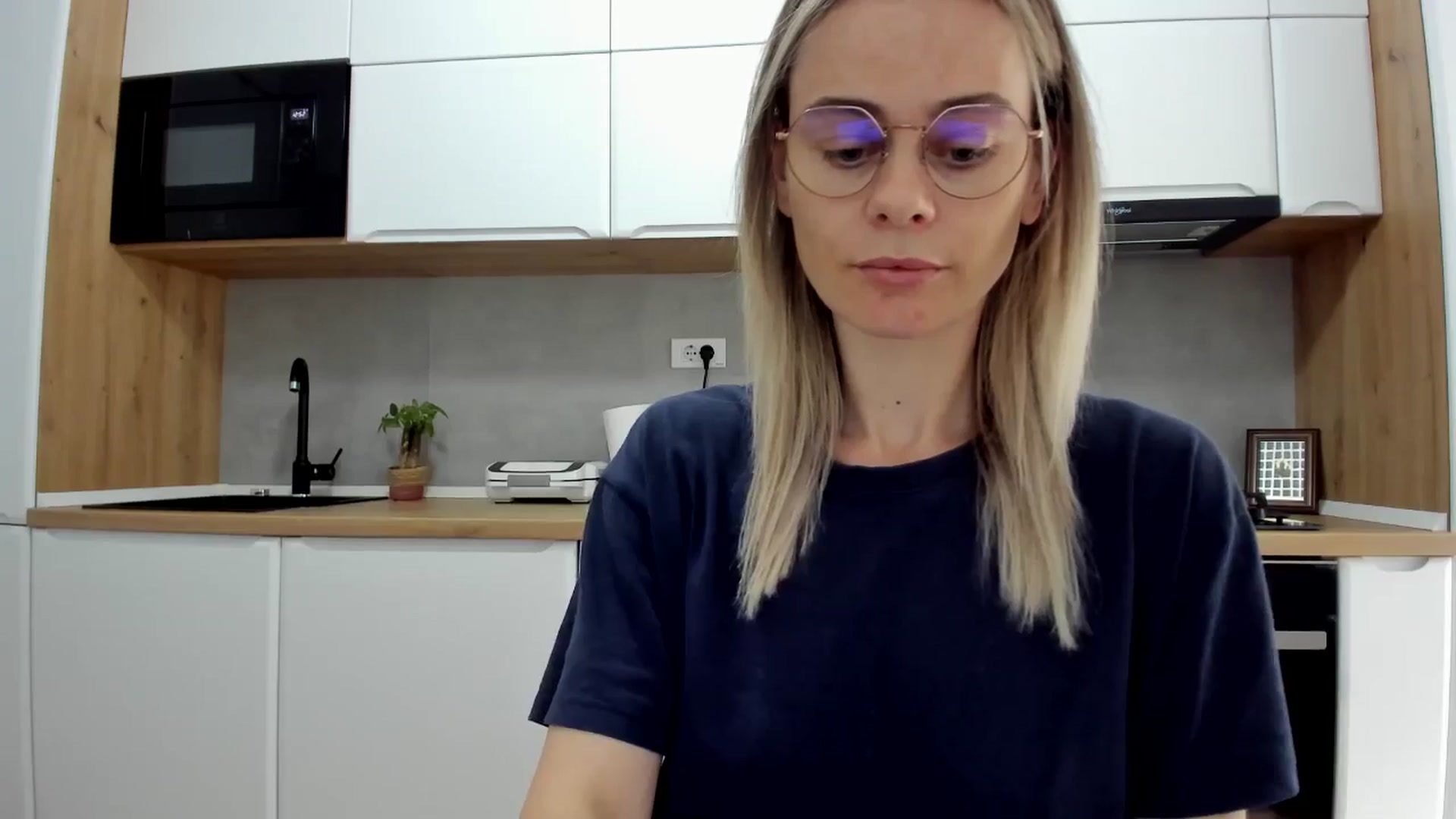 Gallery image thumbnail from DebbyPaige's myfreecams stream on, 05/26/2025, 11:13 image 18 of 20