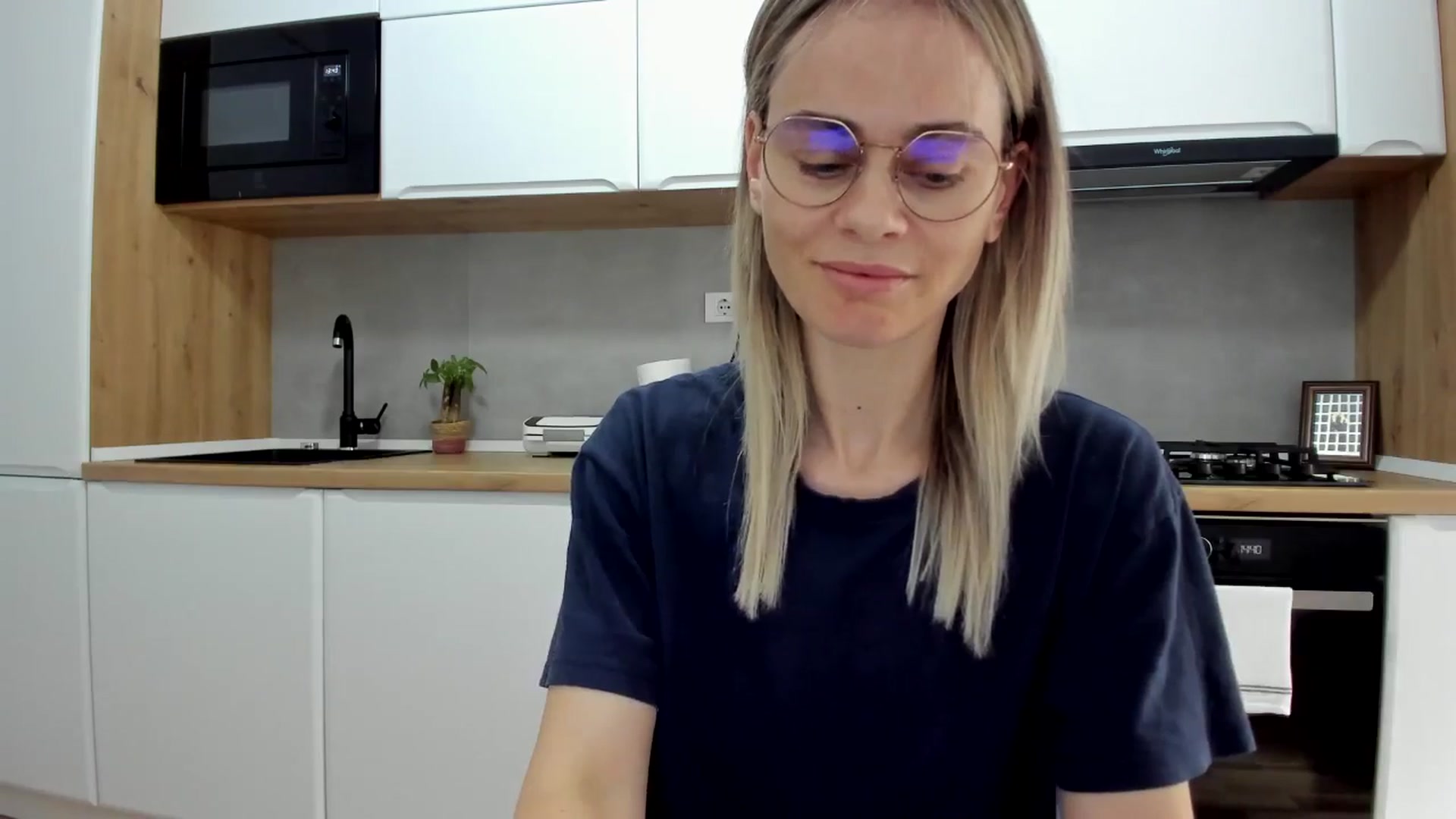 Gallery image thumbnail from DebbyPaige's myfreecams stream on, 05/26/2025, 11:48 image 15 of 20