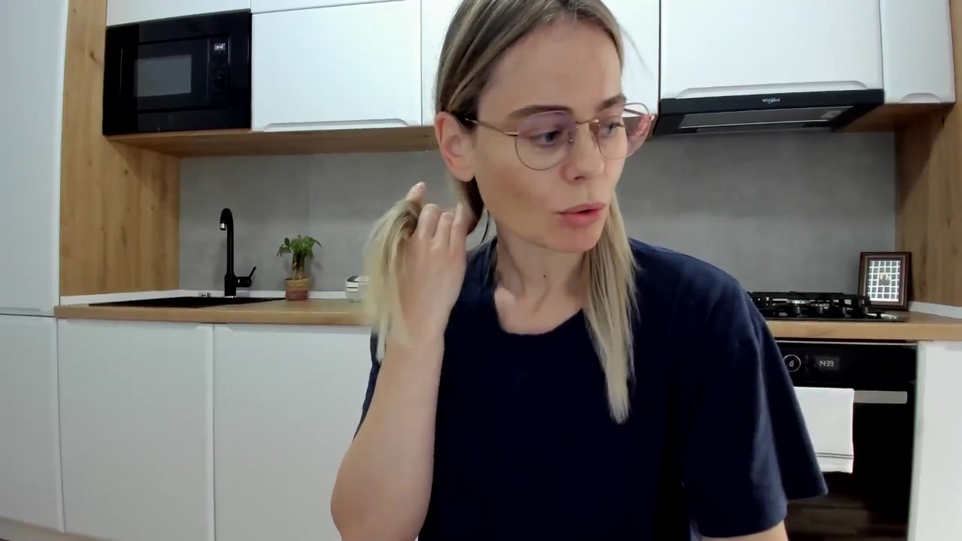 Gallery image thumbnail from DebbyPaige's myfreecams stream on, 05/26/2025, 11:48 image 14 of 20