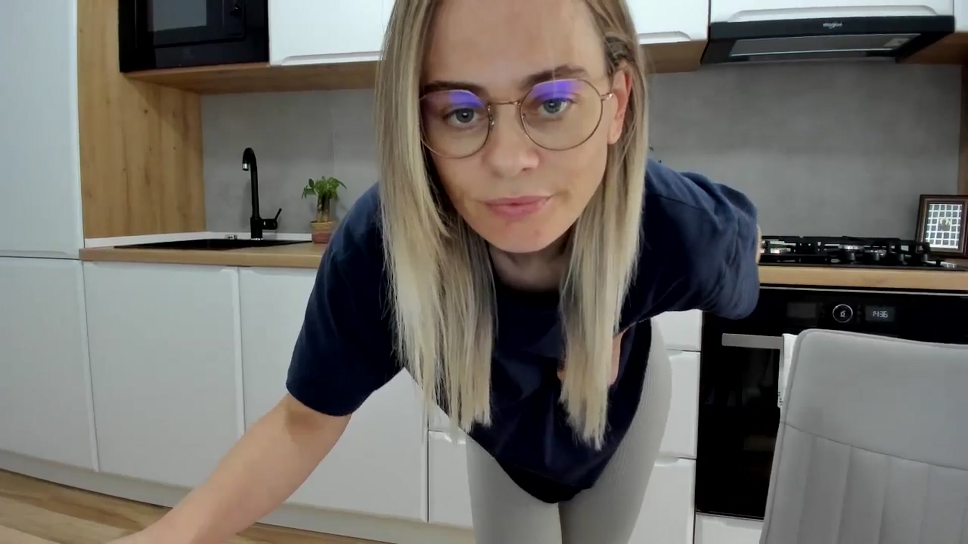 Gallery image thumbnail from DebbyPaige's myfreecams stream on, 05/26/2025, 11:48 image 12 of 20