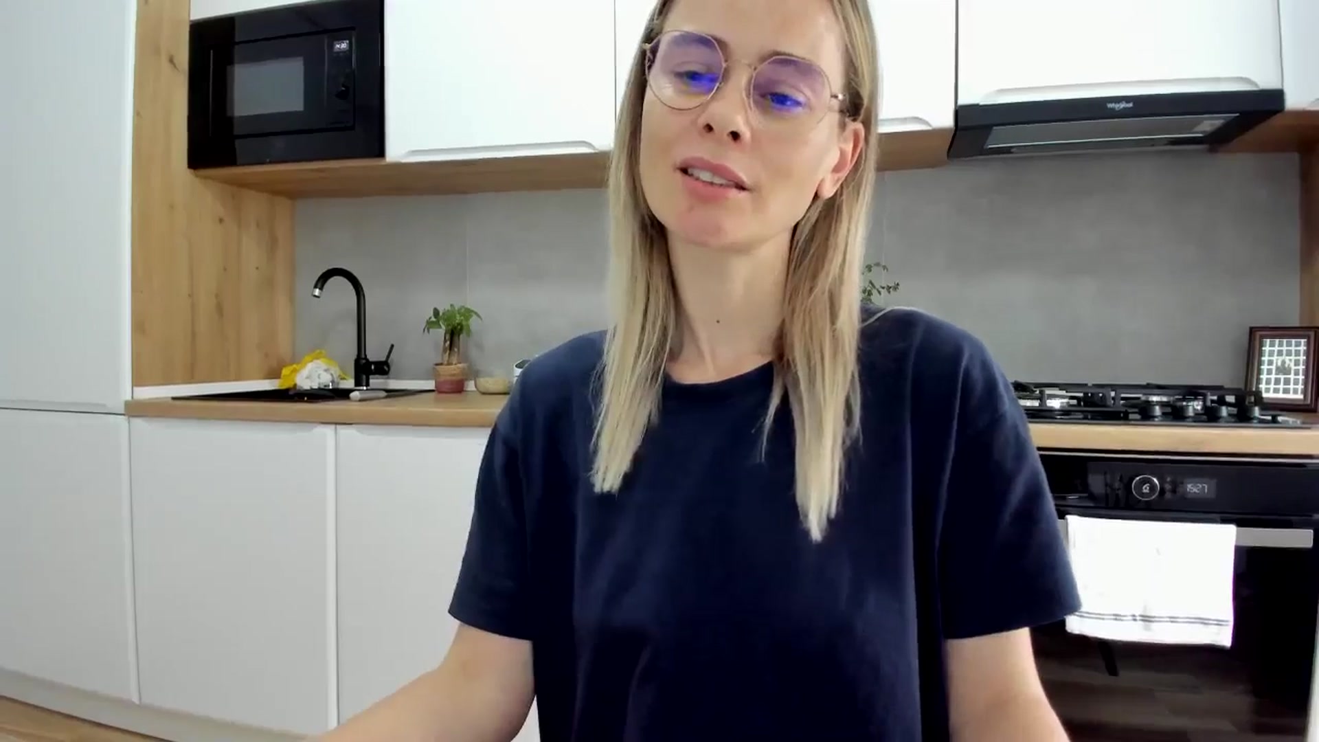 Gallery image thumbnail from DebbyPaige's myfreecams stream on, 05/26/2025, 13:03 image 7 of 20