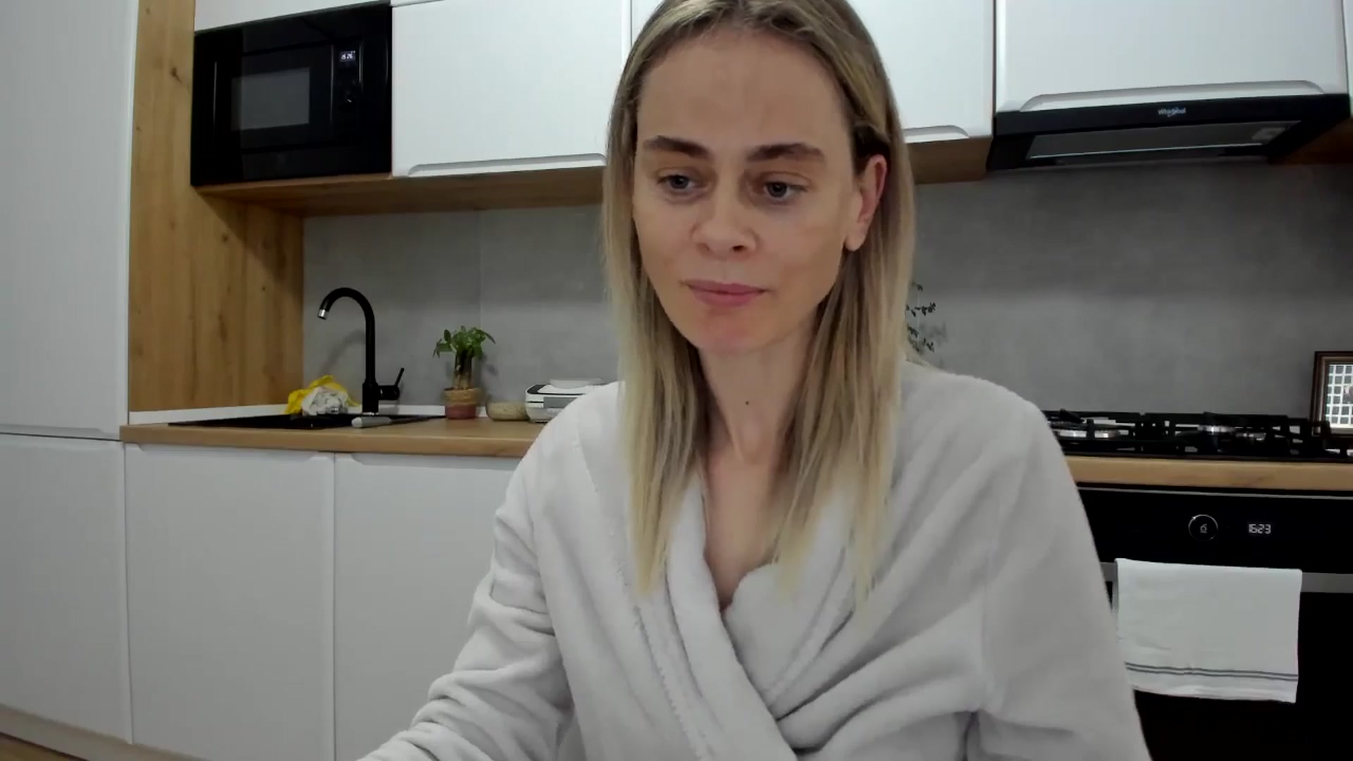 Gallery image thumbnail from DebbyPaige's myfreecams stream on, 05/26/2025, 13:28 image 14 of 20