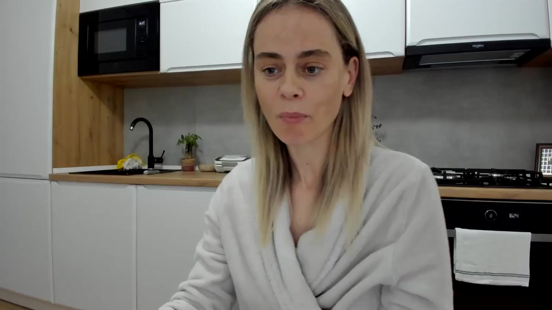 Gallery image thumbnail from DebbyPaige's myfreecams stream on, 05/26/2025, 13:28 image 15 of 20