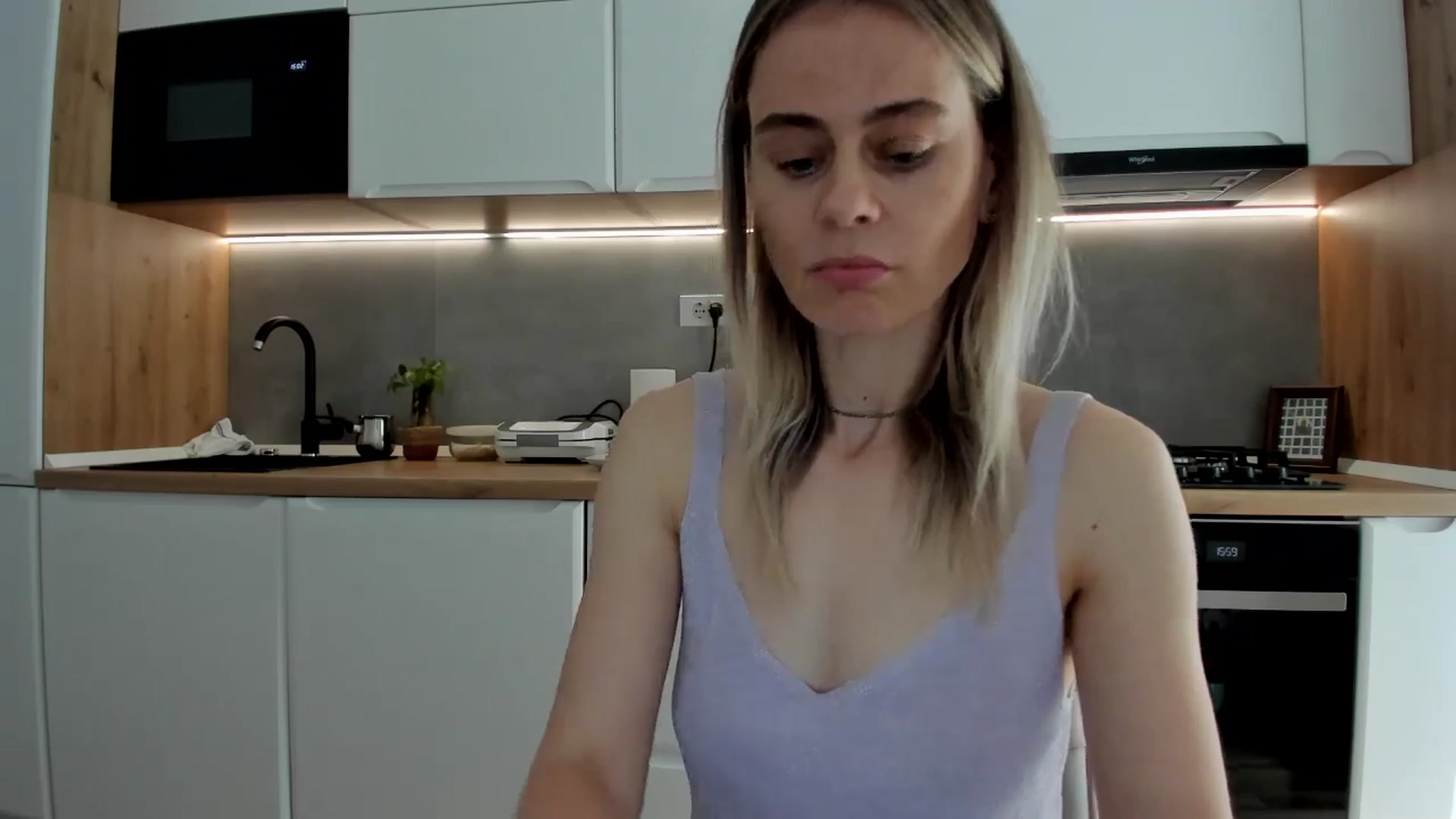 Gallery image thumbnail from DebbyPaige's myfreecams stream on, 05/27/2025, 13:20 image 19 of 20