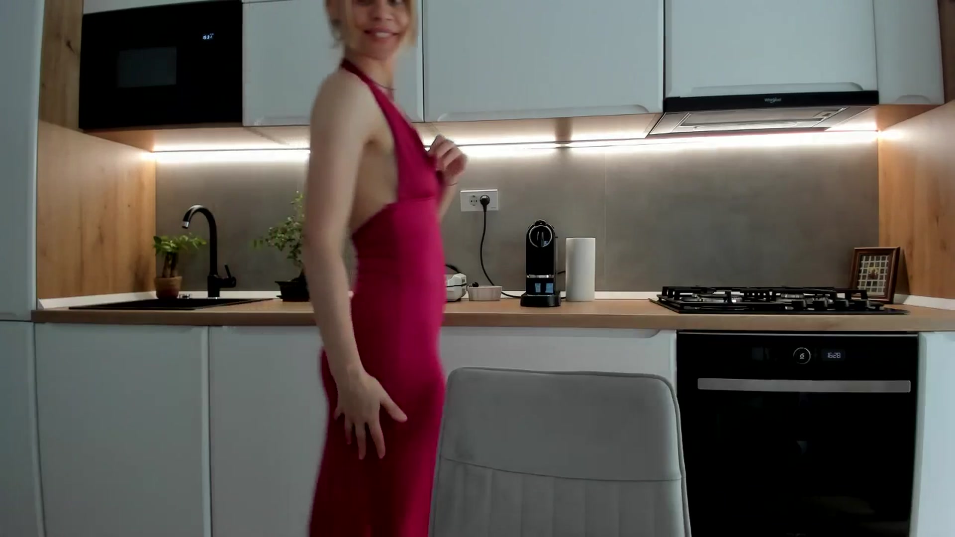 Gallery image thumbnail from DebbyPaige's myfreecams stream on, 05/28/2025, 14:05 image 5 of 20