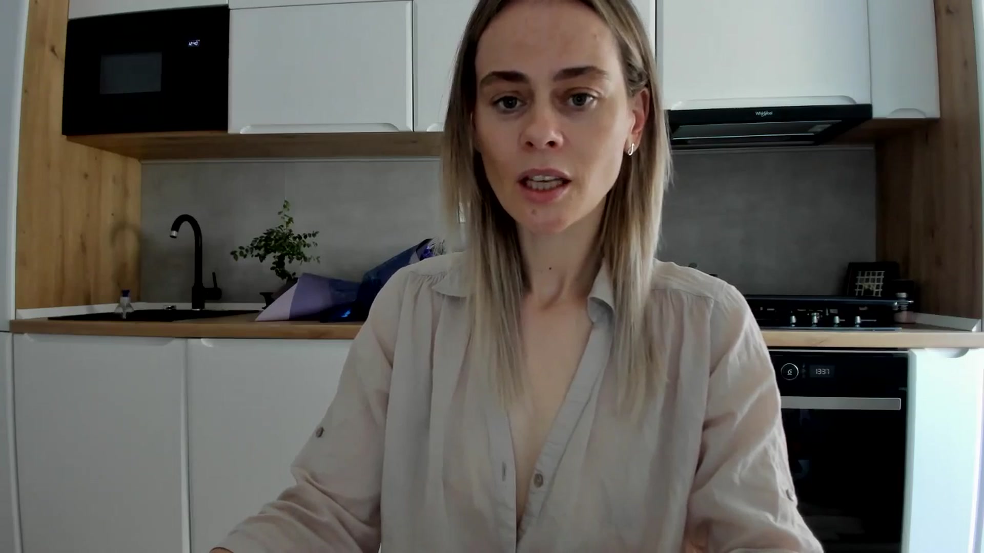 Gallery image thumbnail from DebbyPaige's myfreecams stream on, 05/29/2025, 14:22 image 6 of 20