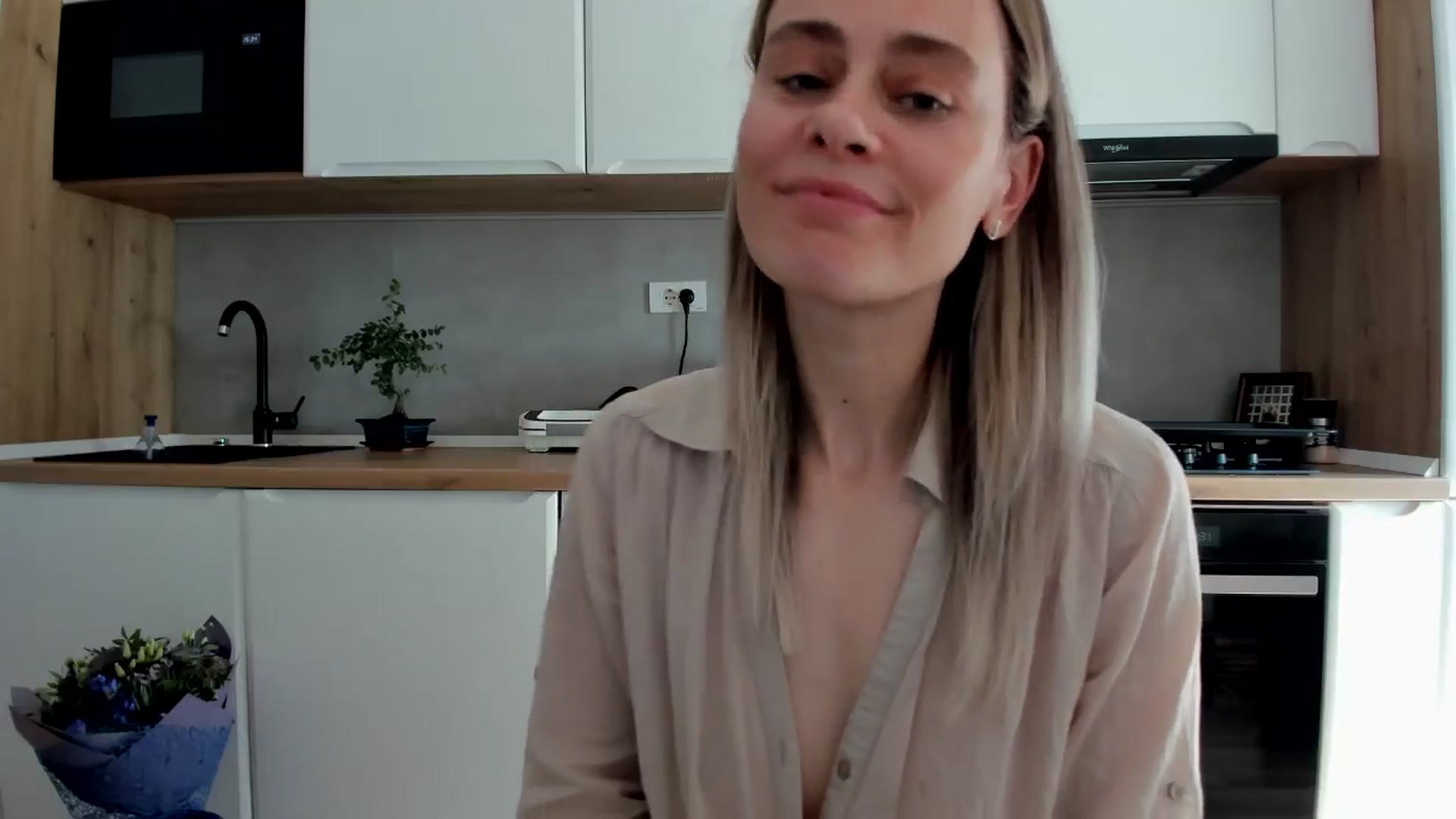 Gallery image thumbnail from DebbyPaige's myfreecams stream on, 05/29/2025, 14:22 image 18 of 20