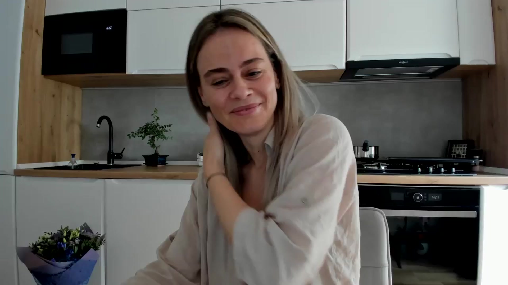 Gallery image thumbnail from DebbyPaige's myfreecams stream on, 05/29/2025, 14:22 image 9 of 20
