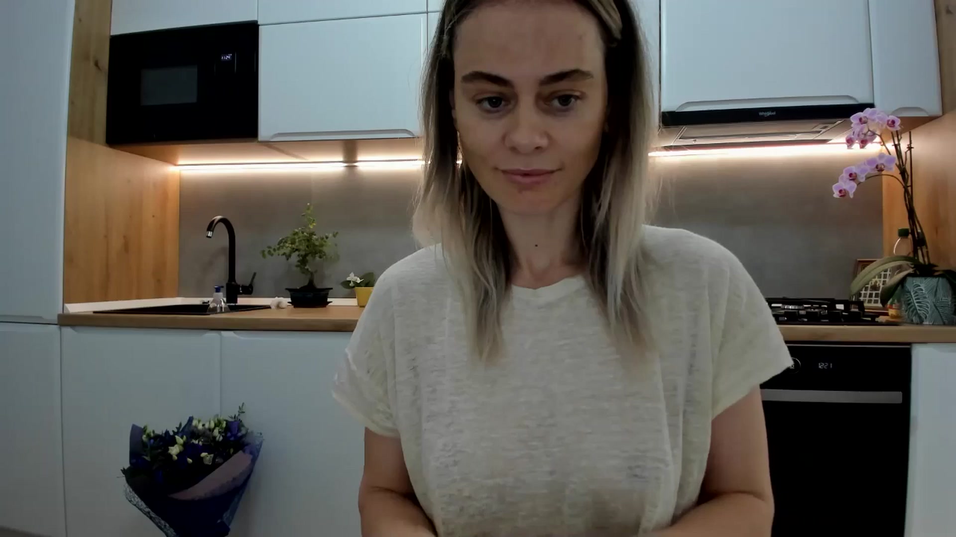 Gallery image thumbnail from DebbyPaige's myfreecams stream on, 05/30/2025, 10:35 image 14 of 20