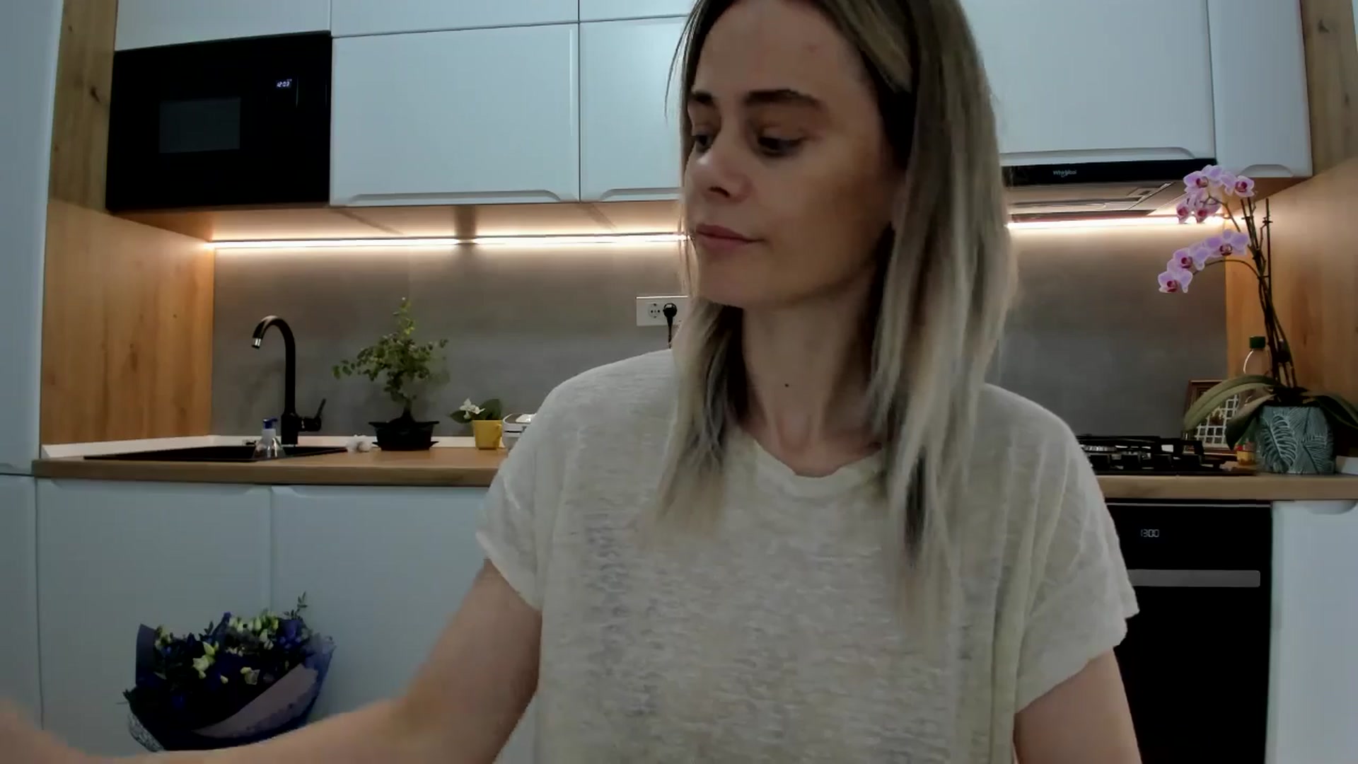 Gallery image thumbnail from DebbyPaige's myfreecams stream on, 05/30/2025, 10:35 image 18 of 20