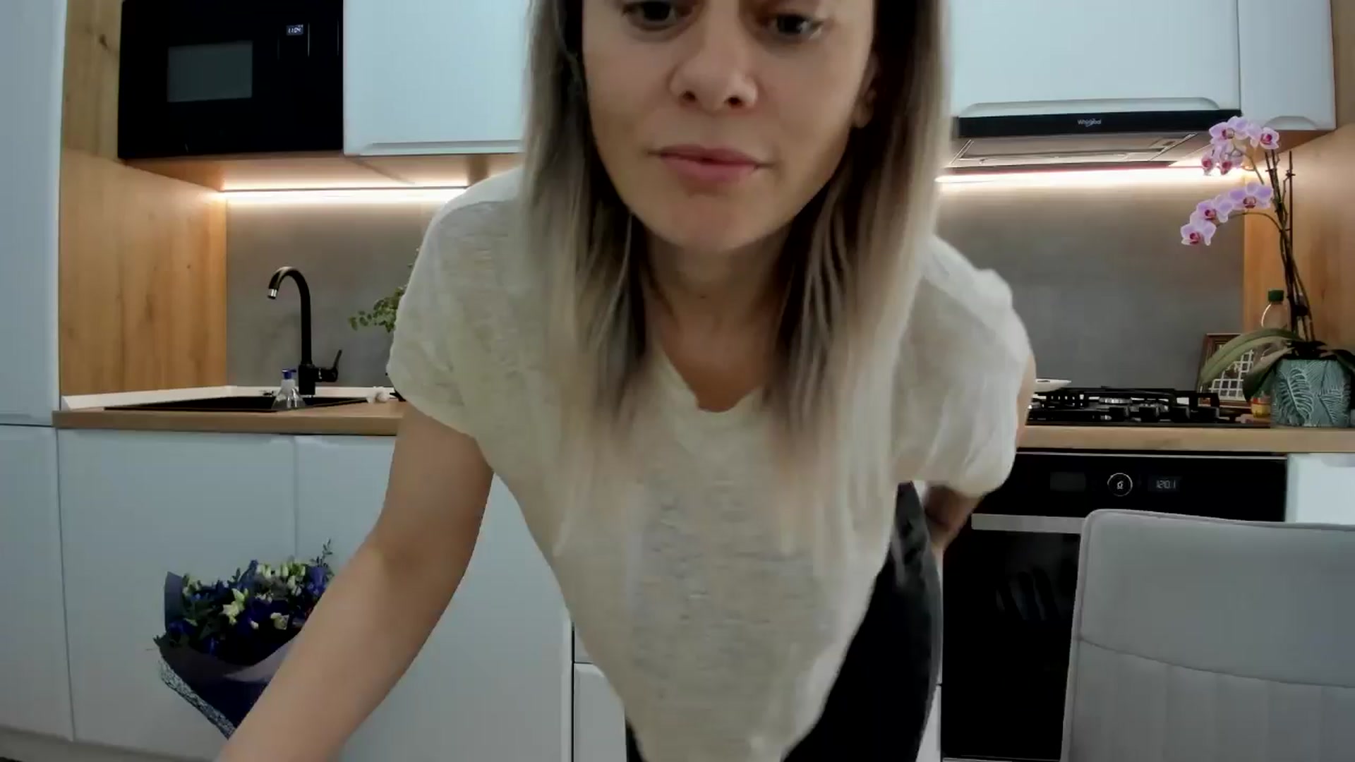 Gallery image thumbnail from DebbyPaige's myfreecams stream on, 05/30/2025, 10:35 image 12 of 20