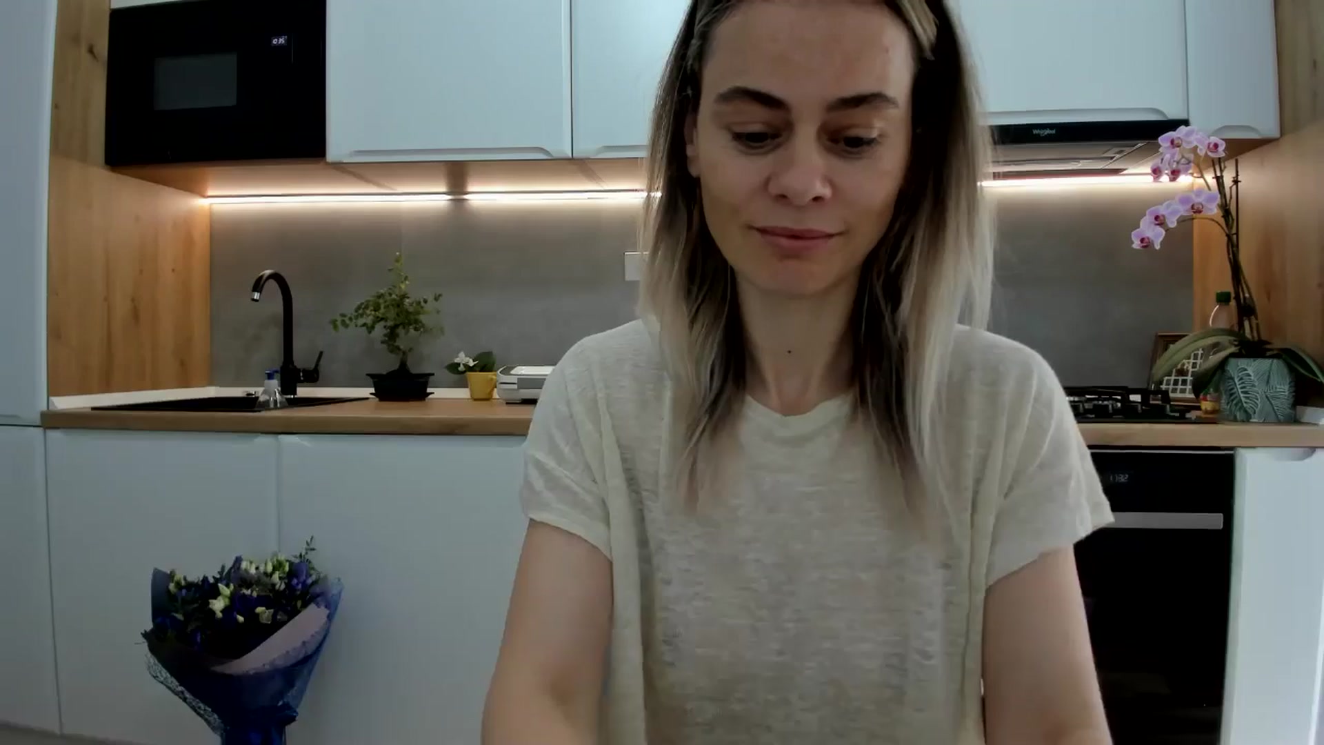 Gallery image thumbnail from DebbyPaige's myfreecams stream on, 05/30/2025, 10:35 image 9 of 20