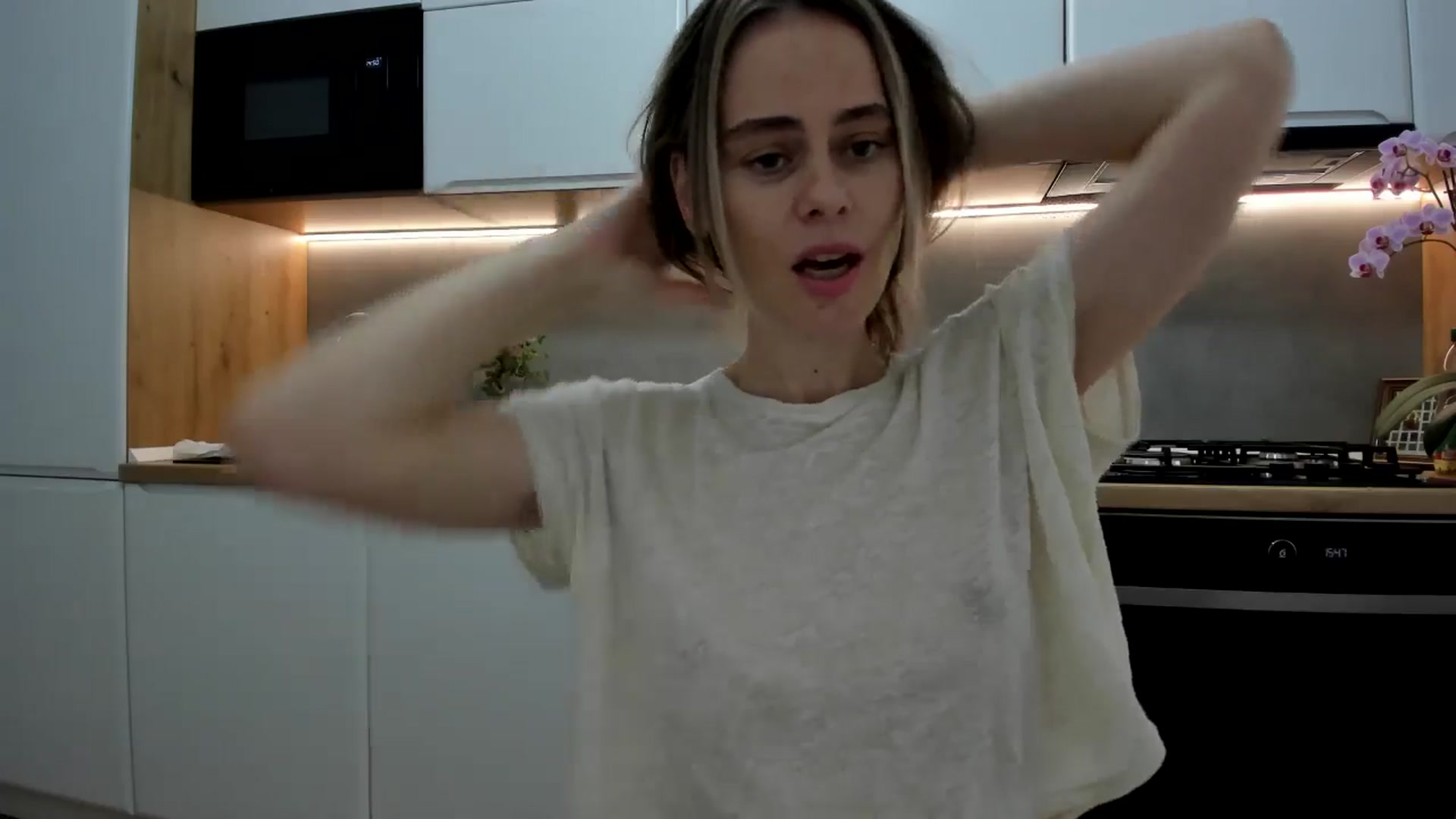 Gallery image thumbnail from DebbyPaige's myfreecams stream on, 05/30/2025, 13:12 image 15 of 20