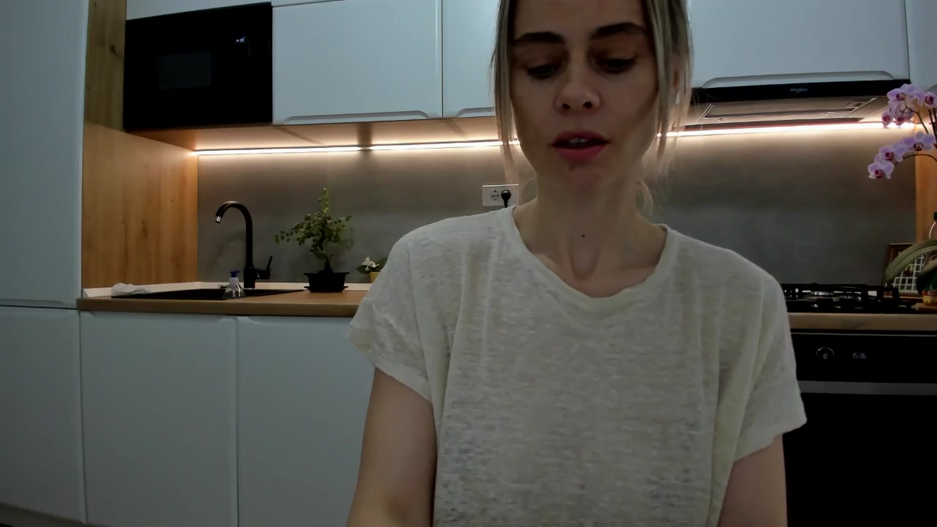 Gallery image thumbnail from DebbyPaige's myfreecams stream on, 05/30/2025, 13:12 image 12 of 20