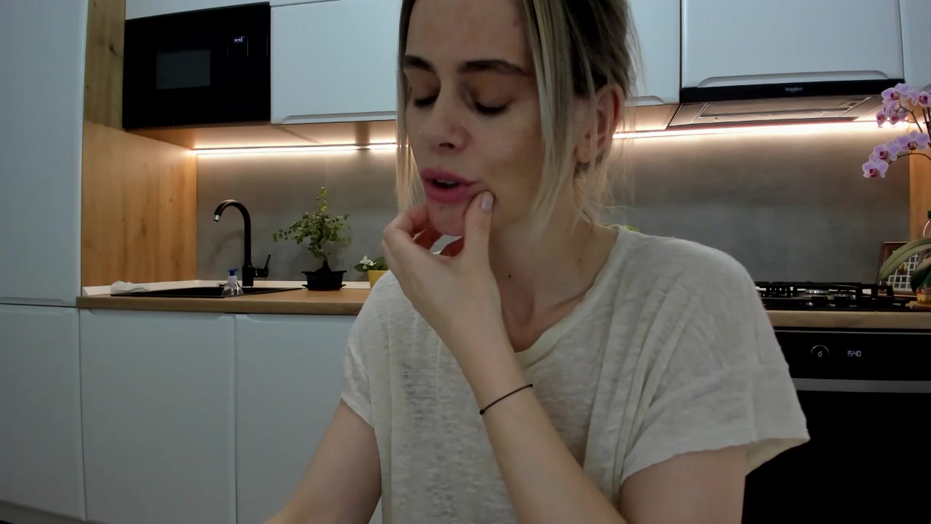 Gallery image thumbnail from DebbyPaige's myfreecams stream on, 05/30/2025, 13:12 image 13 of 20
