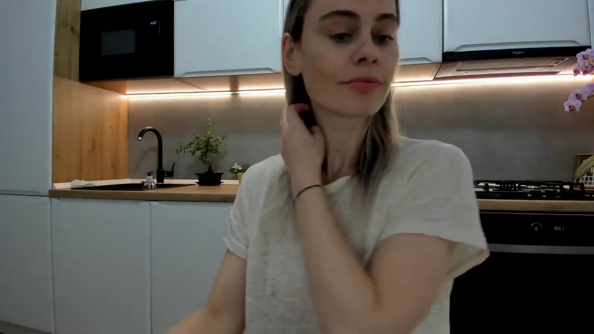 Gallery image thumbnail from DebbyPaige's myfreecams stream on, 05/30/2025, 13:12 image 16 of 20