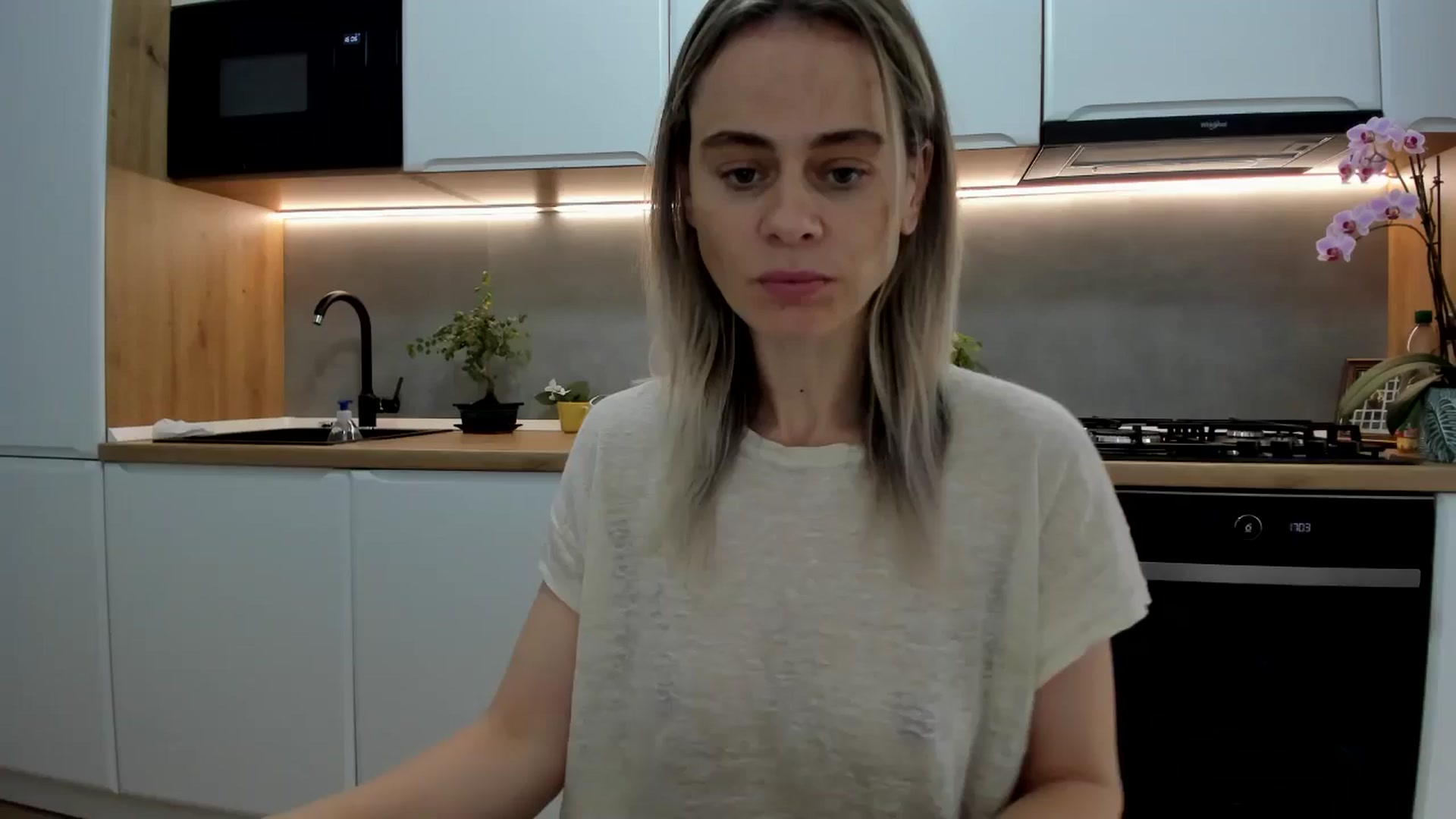 Gallery image thumbnail from DebbyPaige's myfreecams stream on, 05/30/2025, 14:12 image 18 of 20