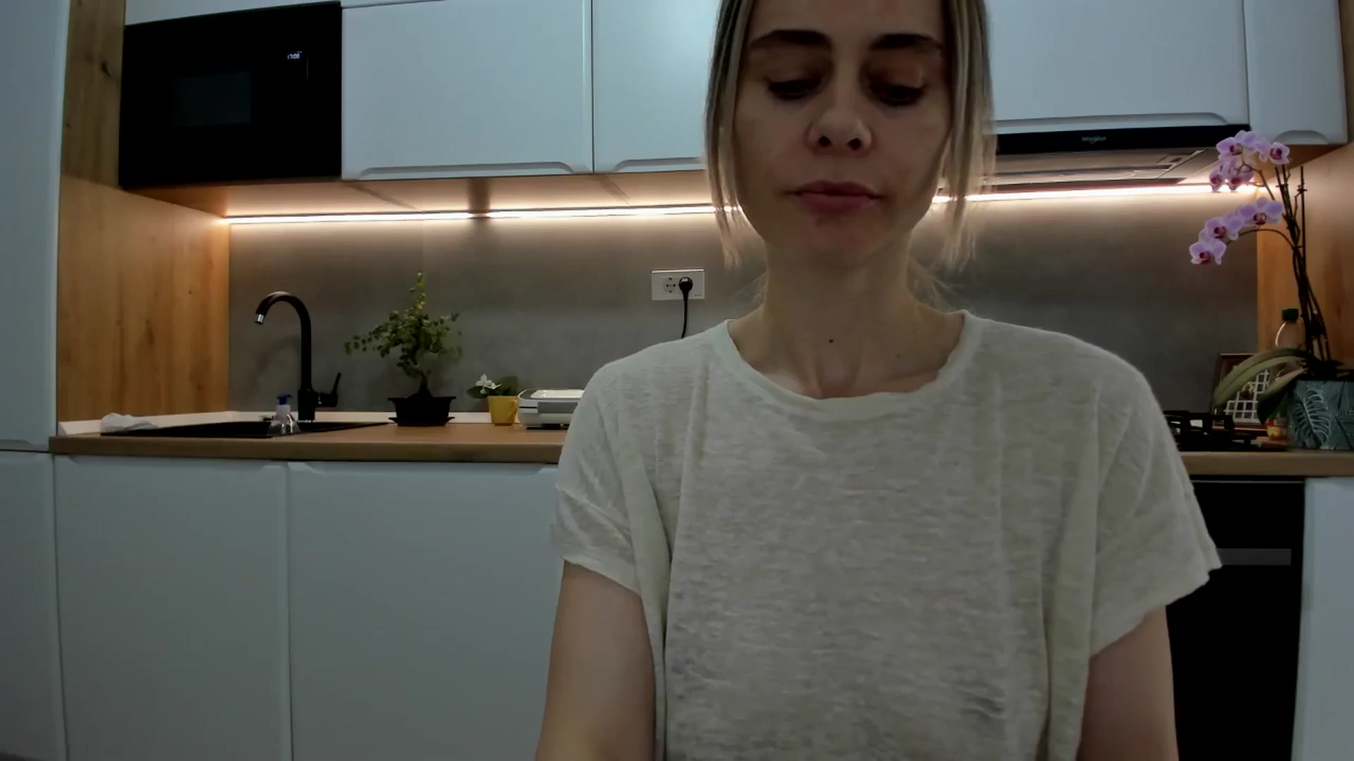 Gallery image thumbnail from DebbyPaige's myfreecams stream on, 05/30/2025, 15:29 image 15 of 20