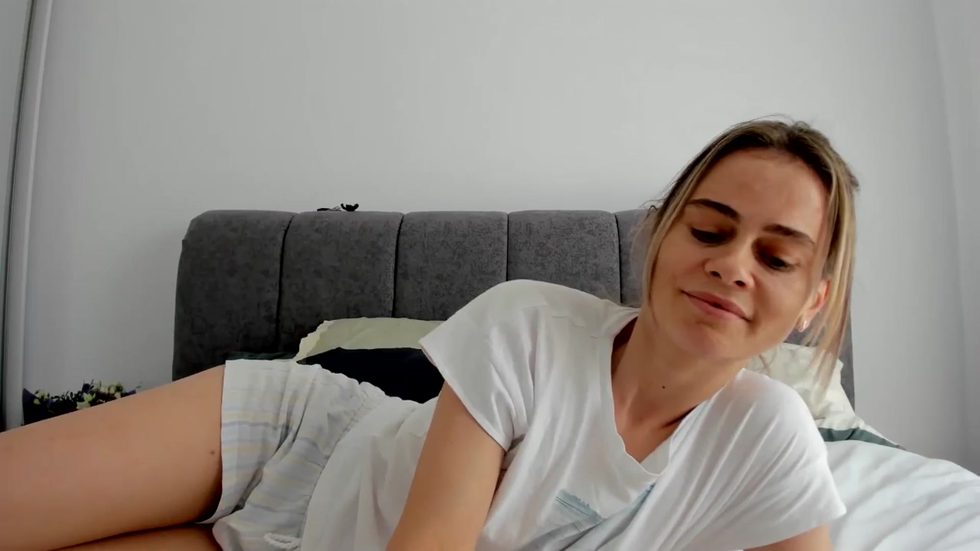 Gallery image thumbnail from DebbyPaige's myfreecams stream on, 05/31/2025, 14:29 image 5 of 20
