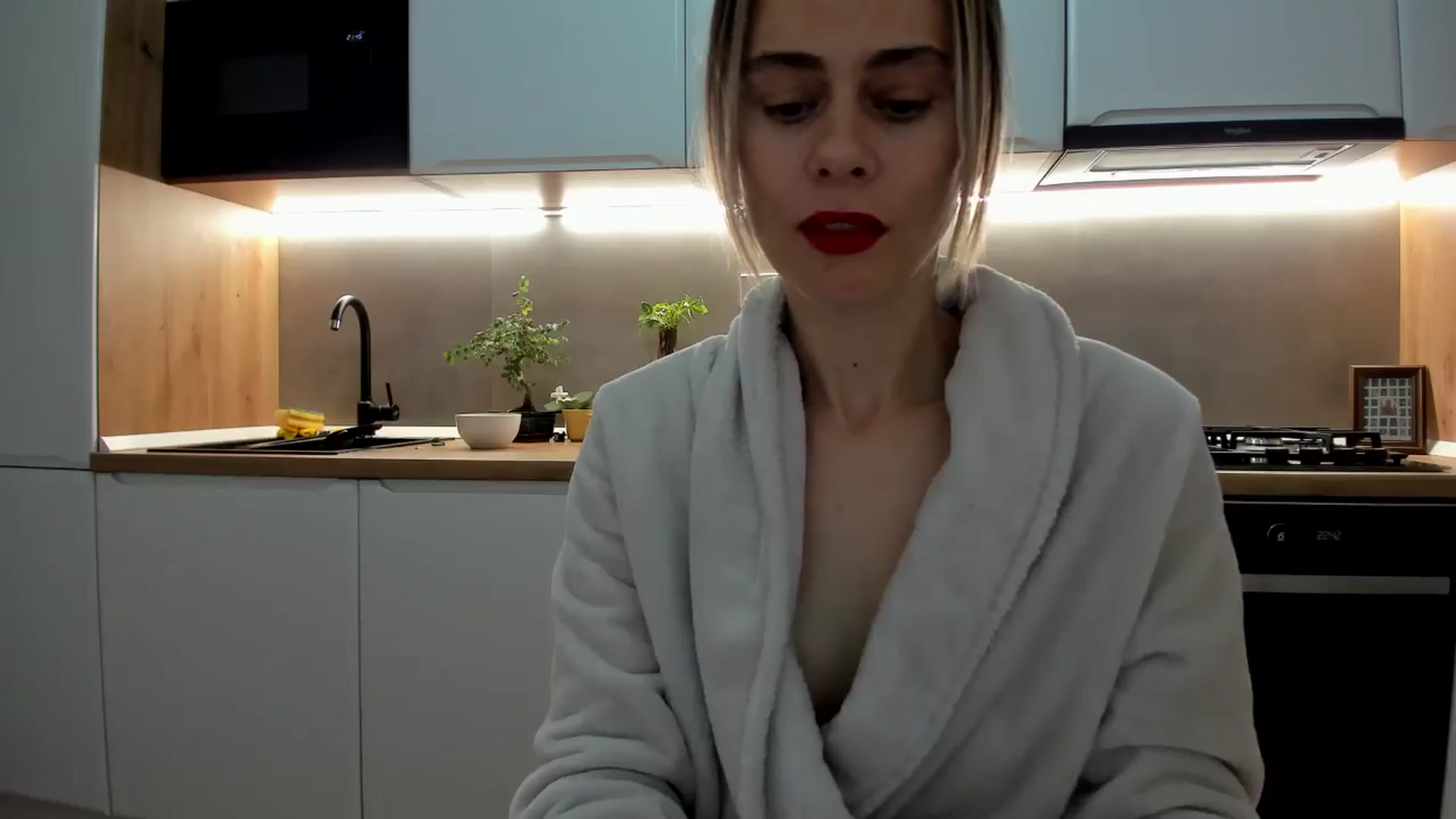 Gallery image thumbnail from DebbyPaige's myfreecams stream on, 05/31/2025, 20:35 image 15 of 20