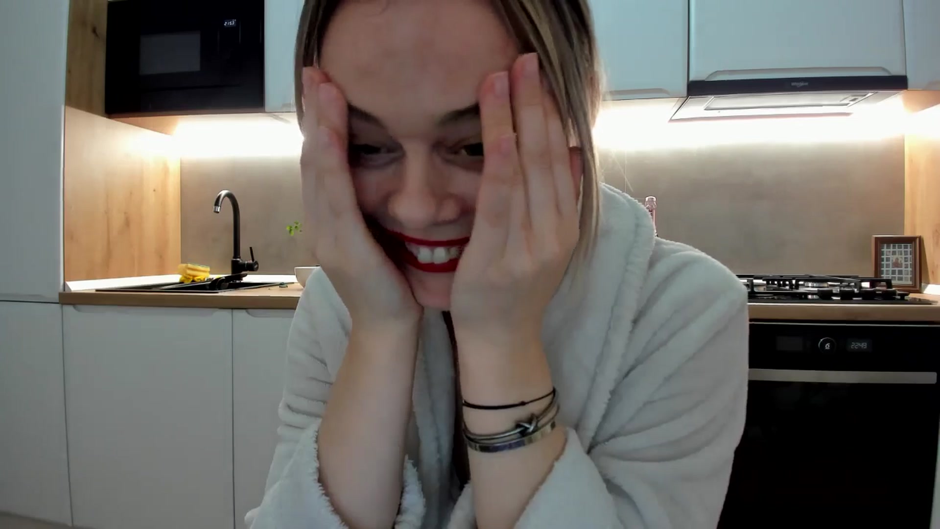 Gallery image thumbnail from DebbyPaige's myfreecams stream on, 05/31/2025, 20:35 image 16 of 20