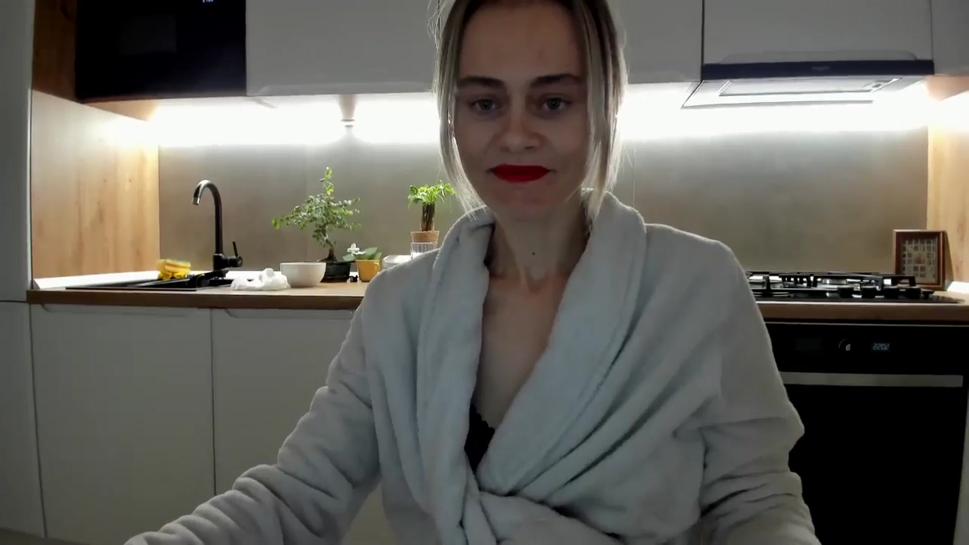 Gallery image thumbnail from DebbyPaige's myfreecams stream on, 05/31/2025, 20:35 image 10 of 20