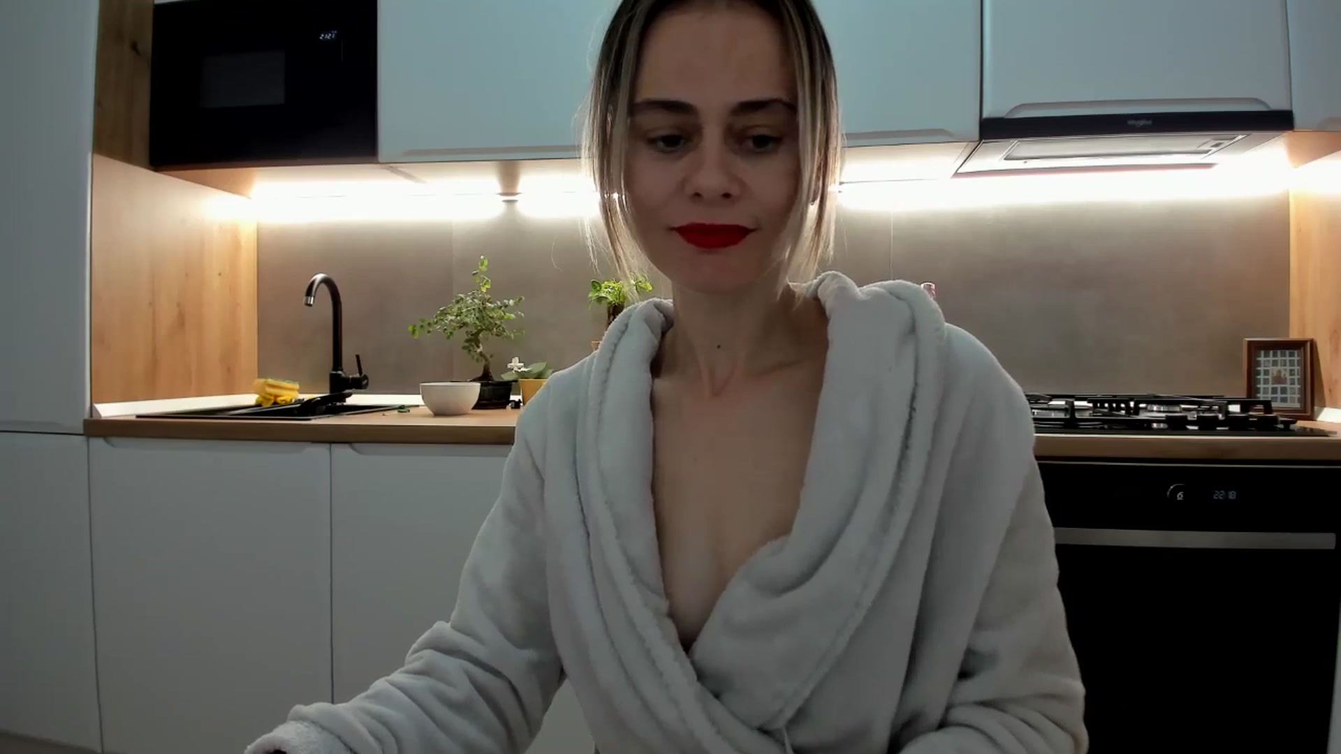 Gallery image thumbnail from DebbyPaige's myfreecams stream on, 05/31/2025, 20:35 image 12 of 20