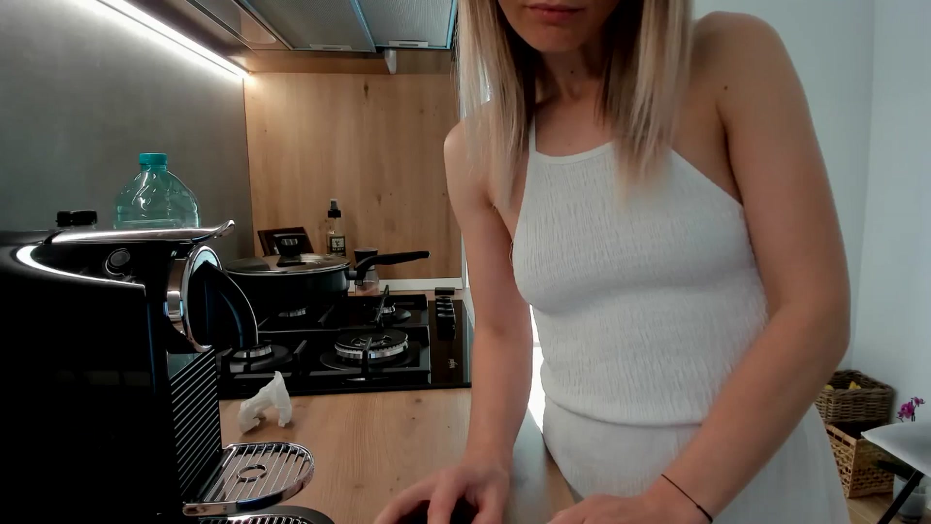 Gallery image thumbnail from DebbyPaige's myfreecams stream on, 06/01/2025, 14:49 image 10 of 20