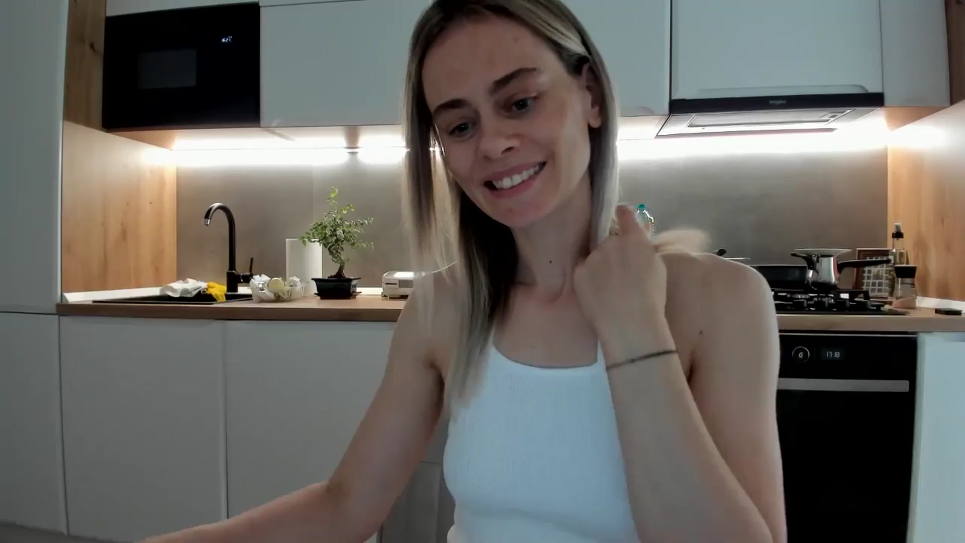 Gallery image thumbnail from DebbyPaige's myfreecams stream on, 06/01/2025, 14:49 image 18 of 20