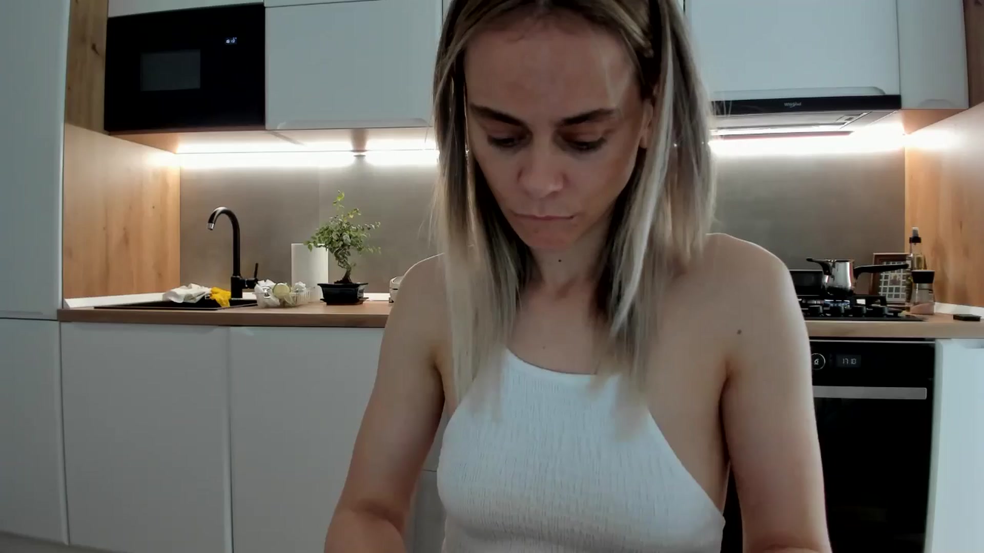 Gallery image thumbnail from DebbyPaige's myfreecams stream on, 06/01/2025, 14:49 image 17 of 20