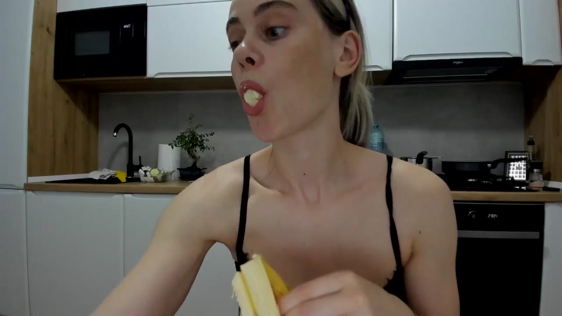 Gallery image thumbnail from DebbyPaige's myfreecams stream on, 06/01/2025, 21:03 image 12 of 20