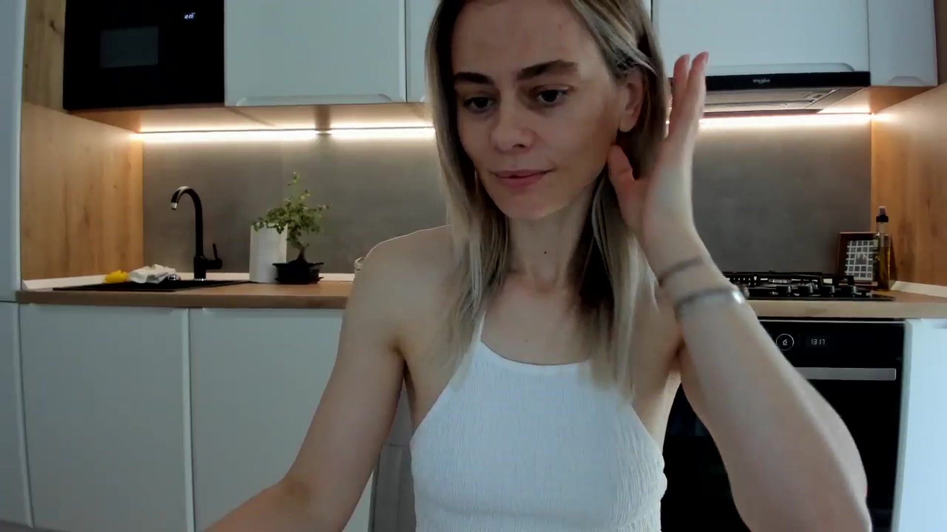 Gallery image thumbnail from DebbyPaige's myfreecams stream on, 06/02/2025, 10:48 image 14 of 20