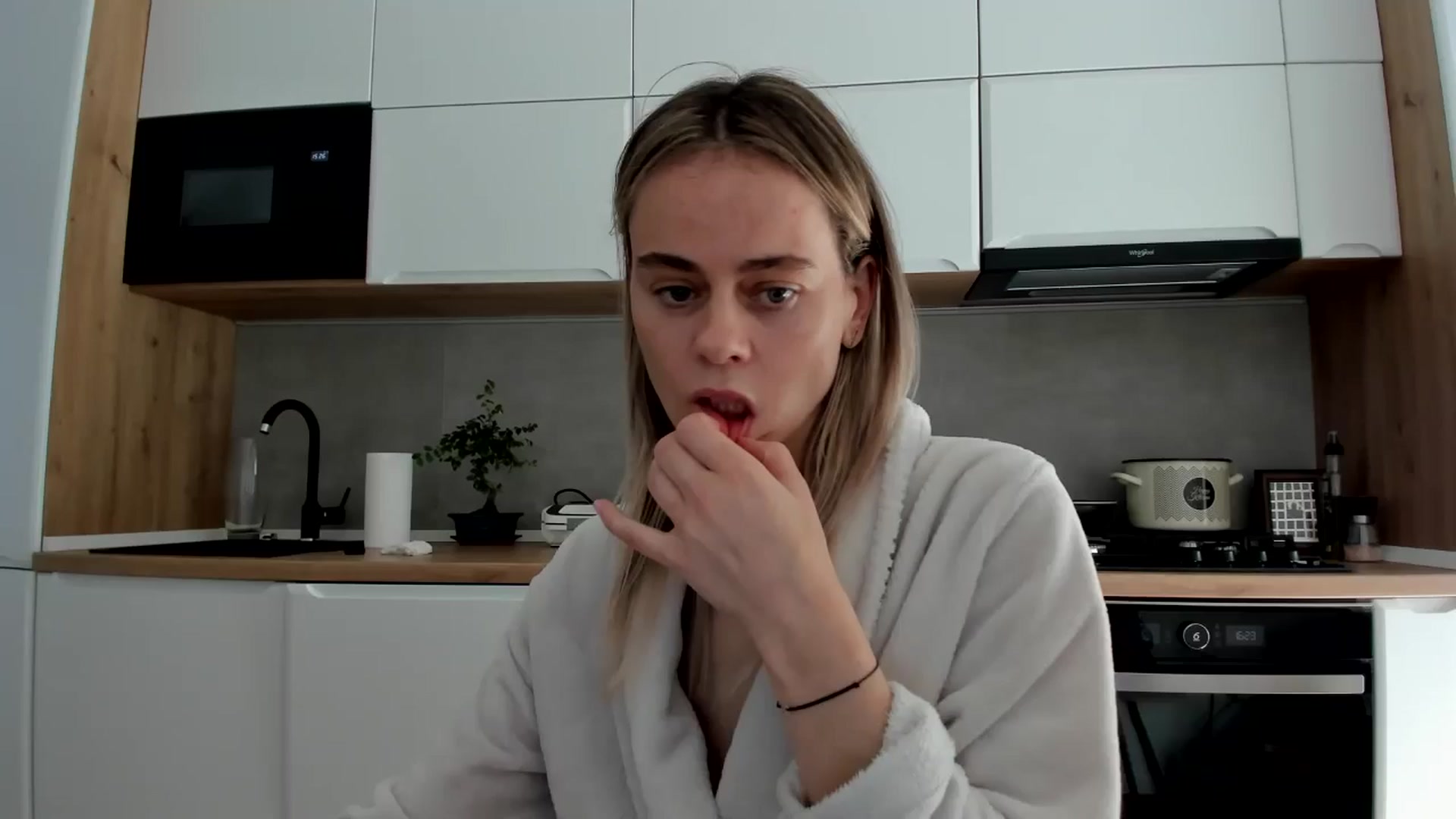 Gallery image thumbnail from DebbyPaige's myfreecams stream on, 06/03/2025, 13:32 image 18 of 20